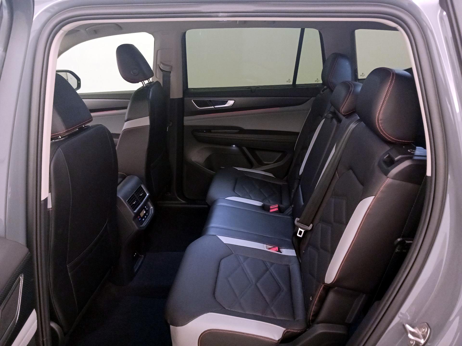 Thumbnail: 2024 Volkswagen Atlas - 20