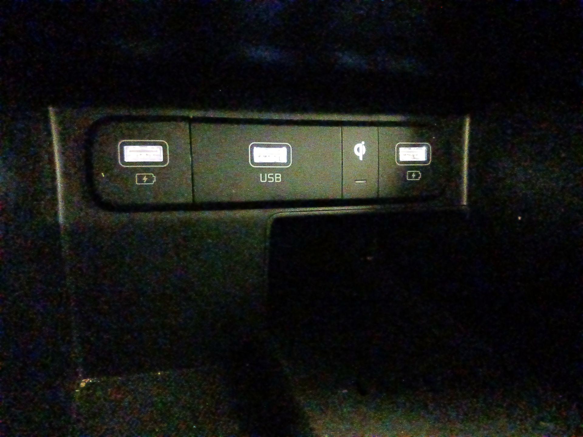 Thumbnail: 2023 Kia Sorento - 19