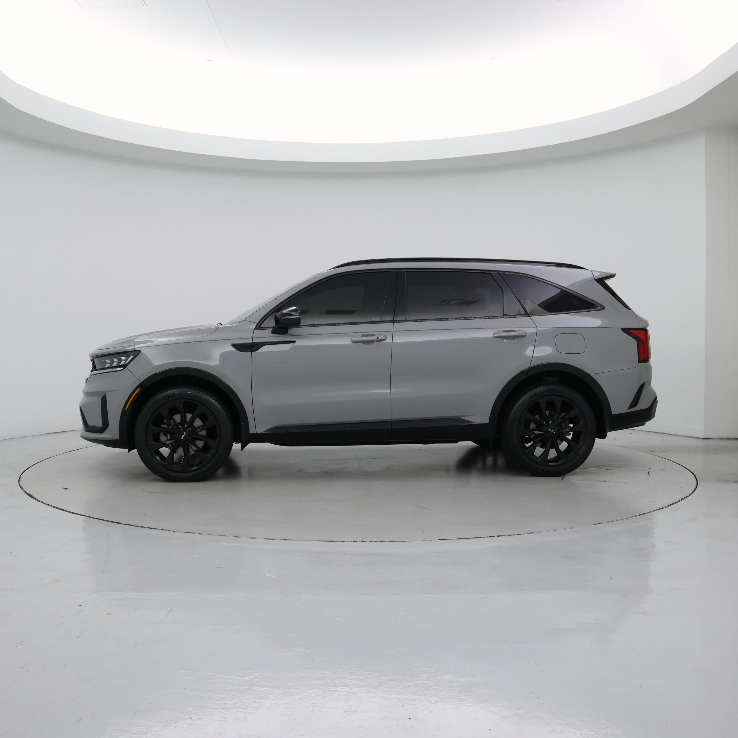 Thumbnail: 2023 Kia Sorento - 3