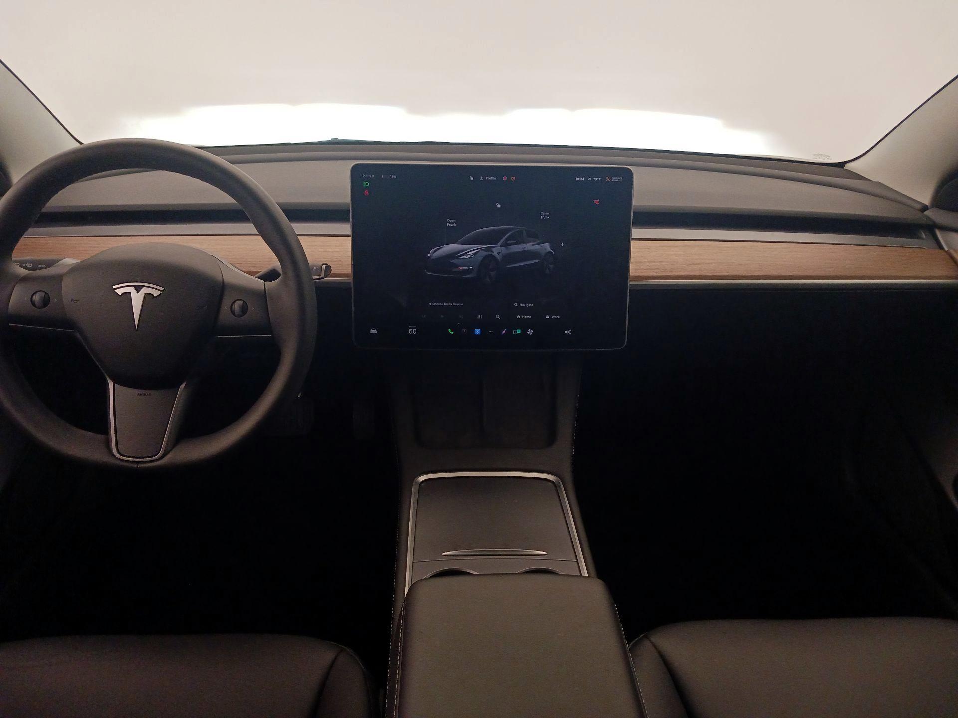 Thumbnail: 2023 Tesla Model 3 - 9