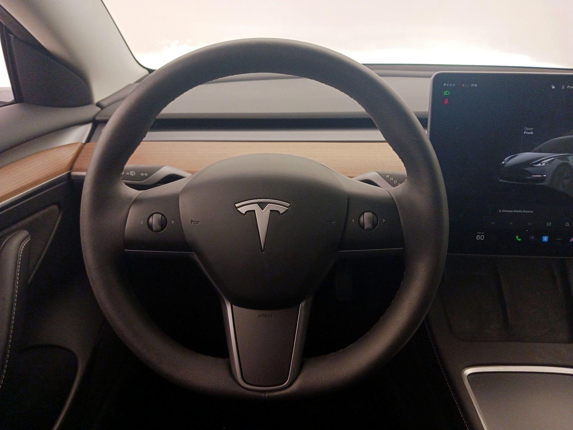 Thumbnail: 2023 Tesla Model 3 - 10