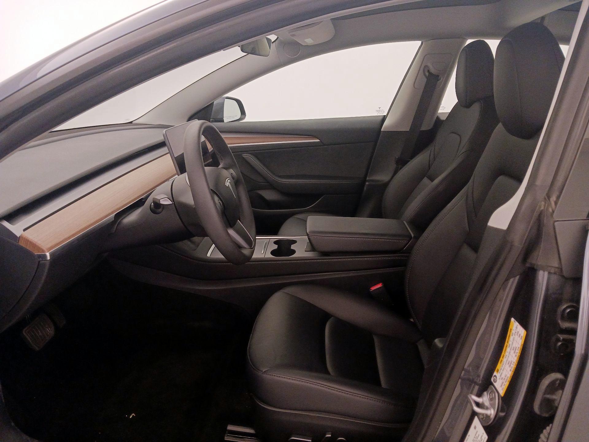 Thumbnail: 2023 Tesla Model 3 - 11