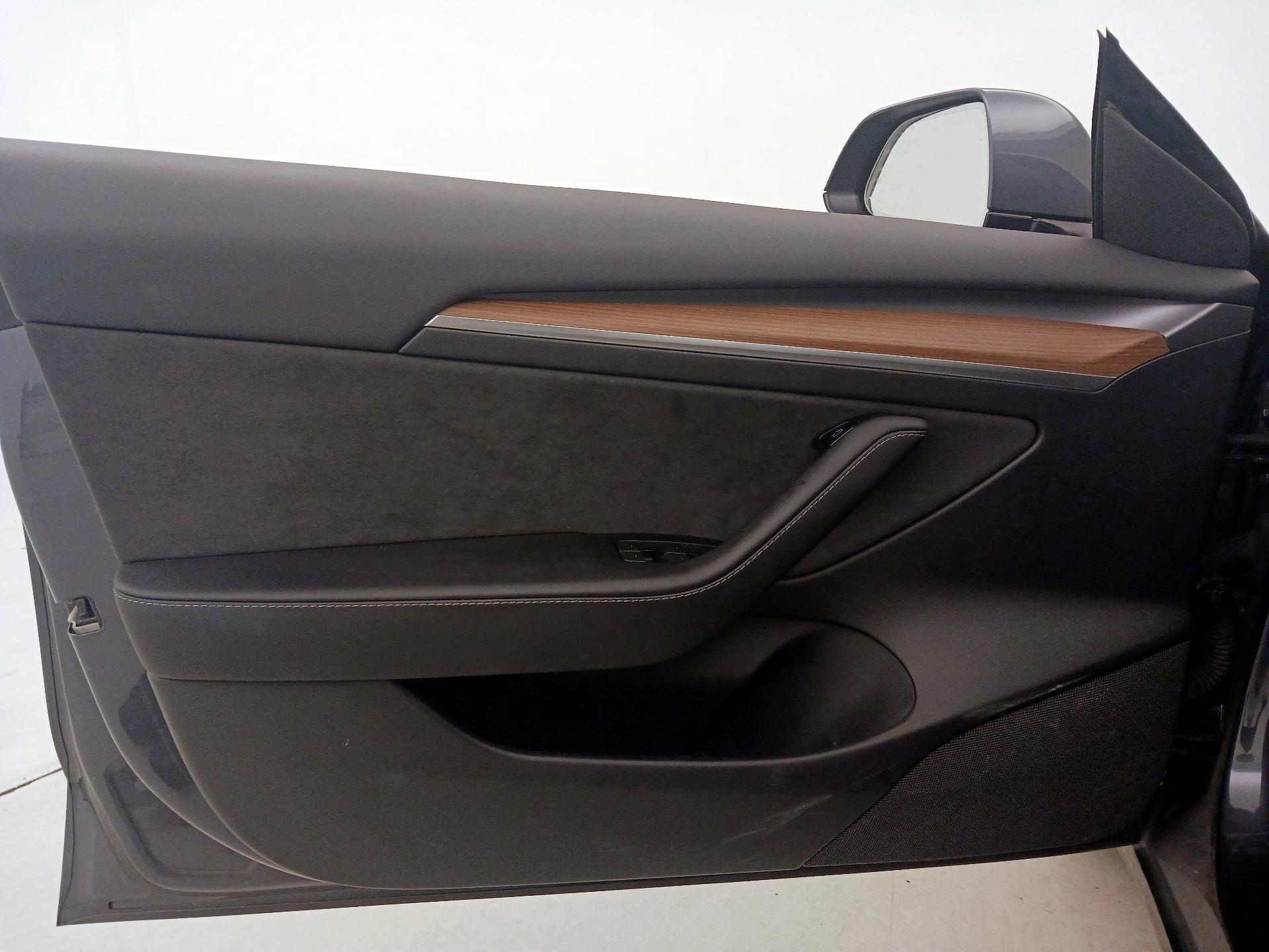 Thumbnail: 2023 Tesla Model 3 - 12