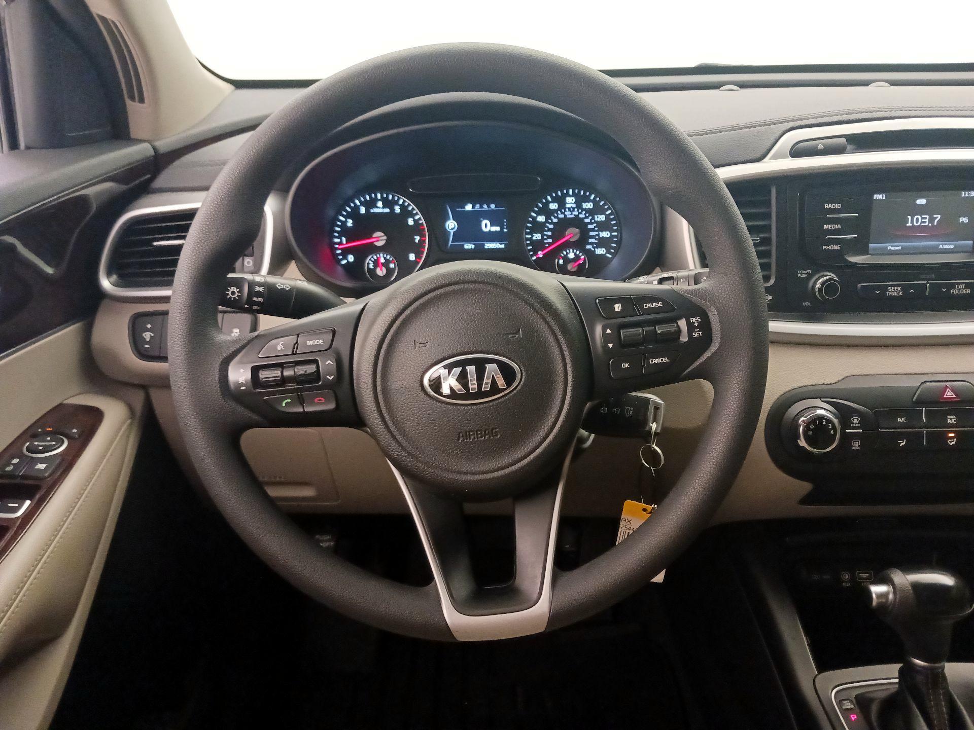 Thumbnail: 2017 Kia Sorento - 10