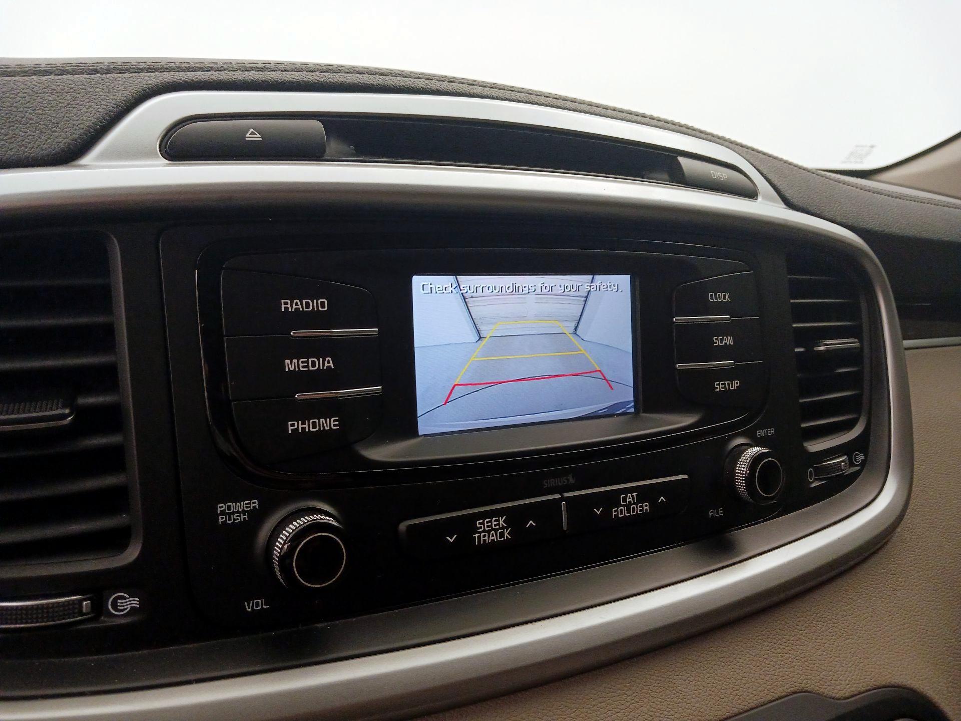 Thumbnail: 2017 Kia Sorento - 14