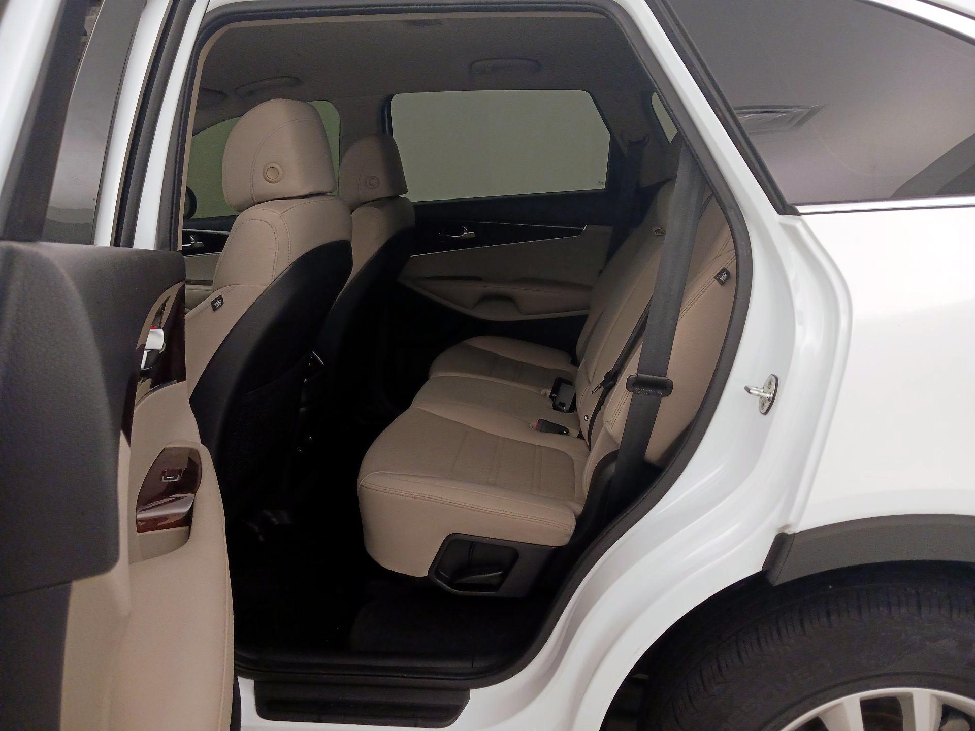 Thumbnail: 2017 Kia Sorento - 19