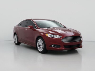 Red 2016 Ford Fusion SE