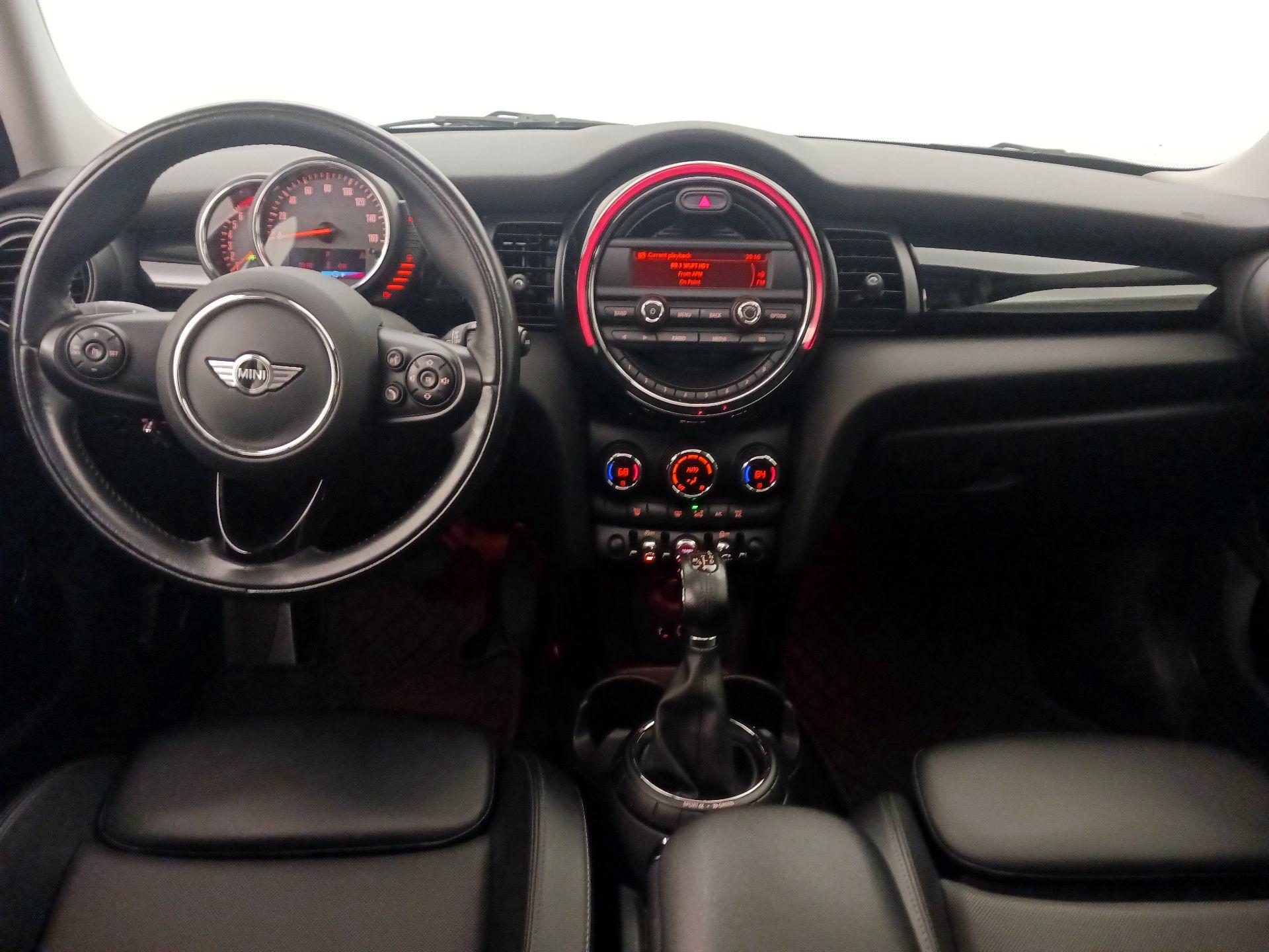 Thumbnail: 2016 MINI Cooper Hardtop - 9