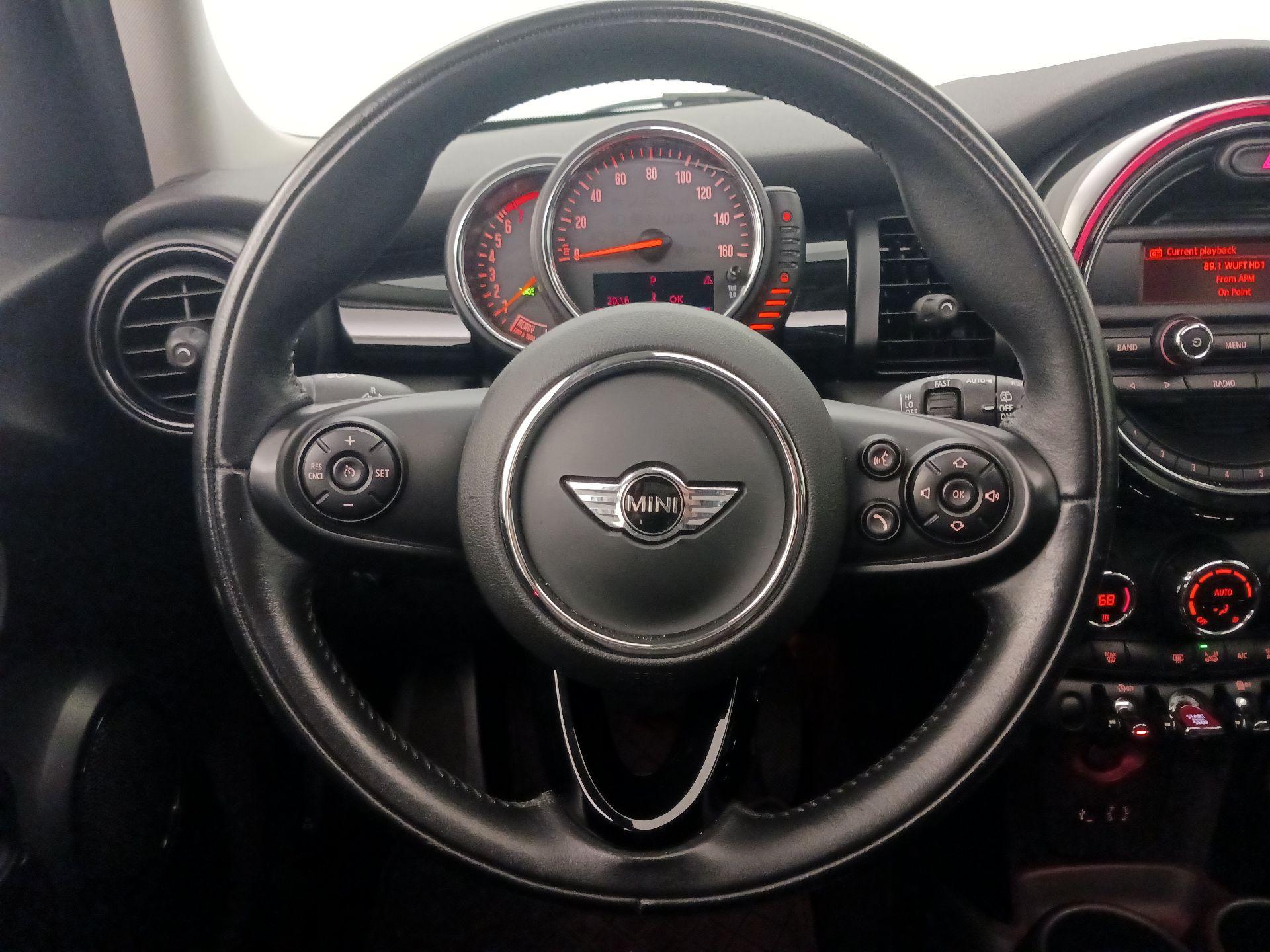 Thumbnail: 2016 MINI Cooper Hardtop - 10