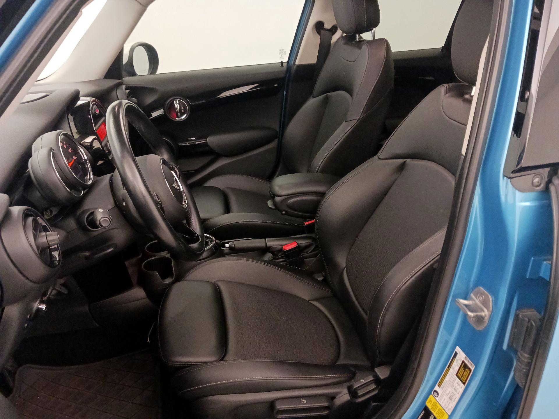 Thumbnail: 2016 MINI Cooper Hardtop - 11