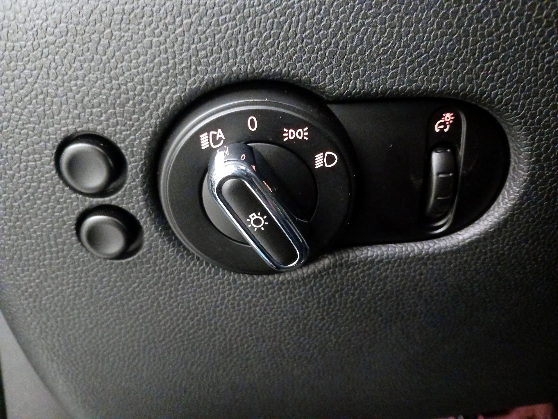 Thumbnail: 2016 MINI Cooper Hardtop - 13