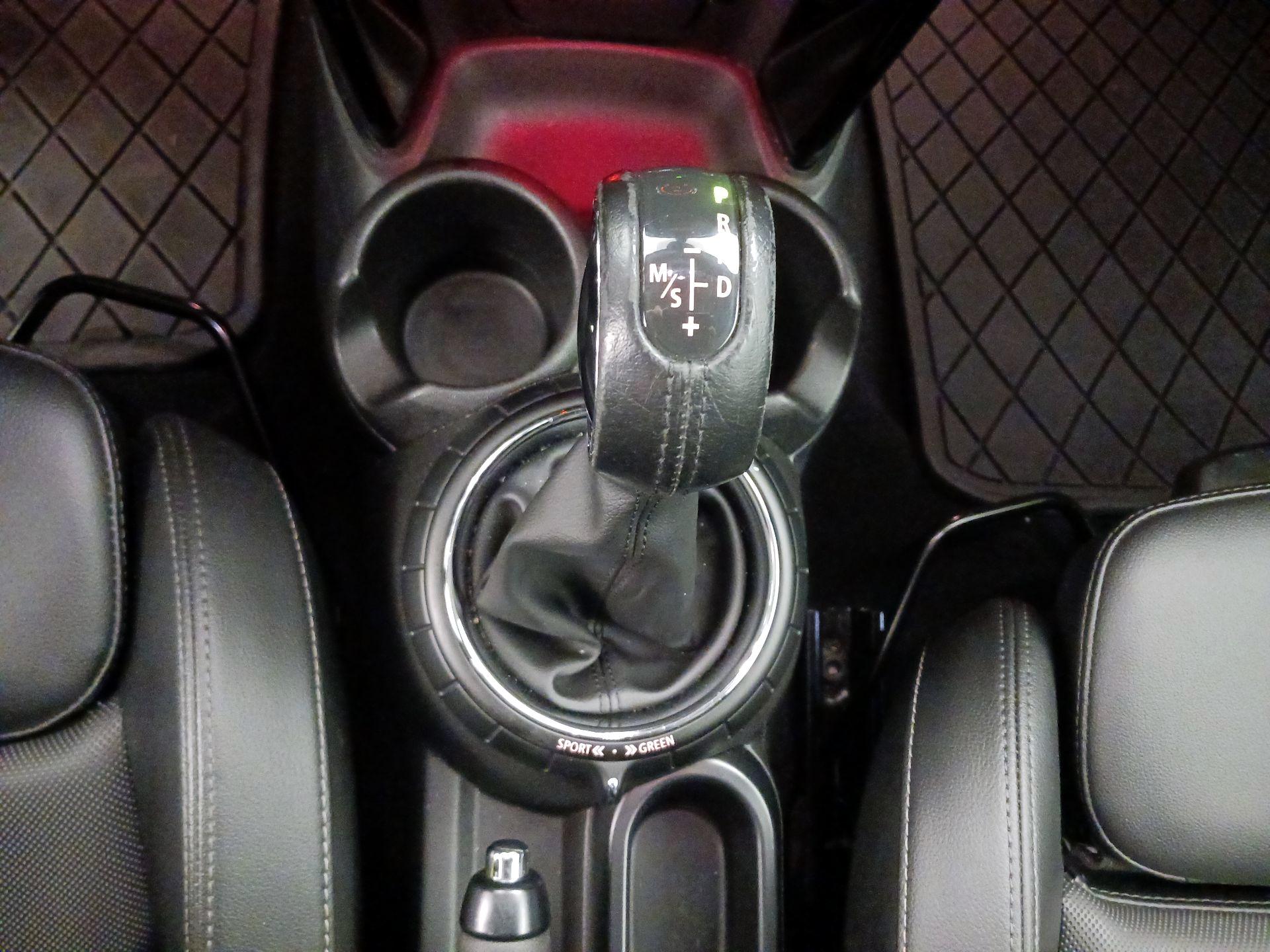 Thumbnail: 2016 MINI Cooper Hardtop - 16