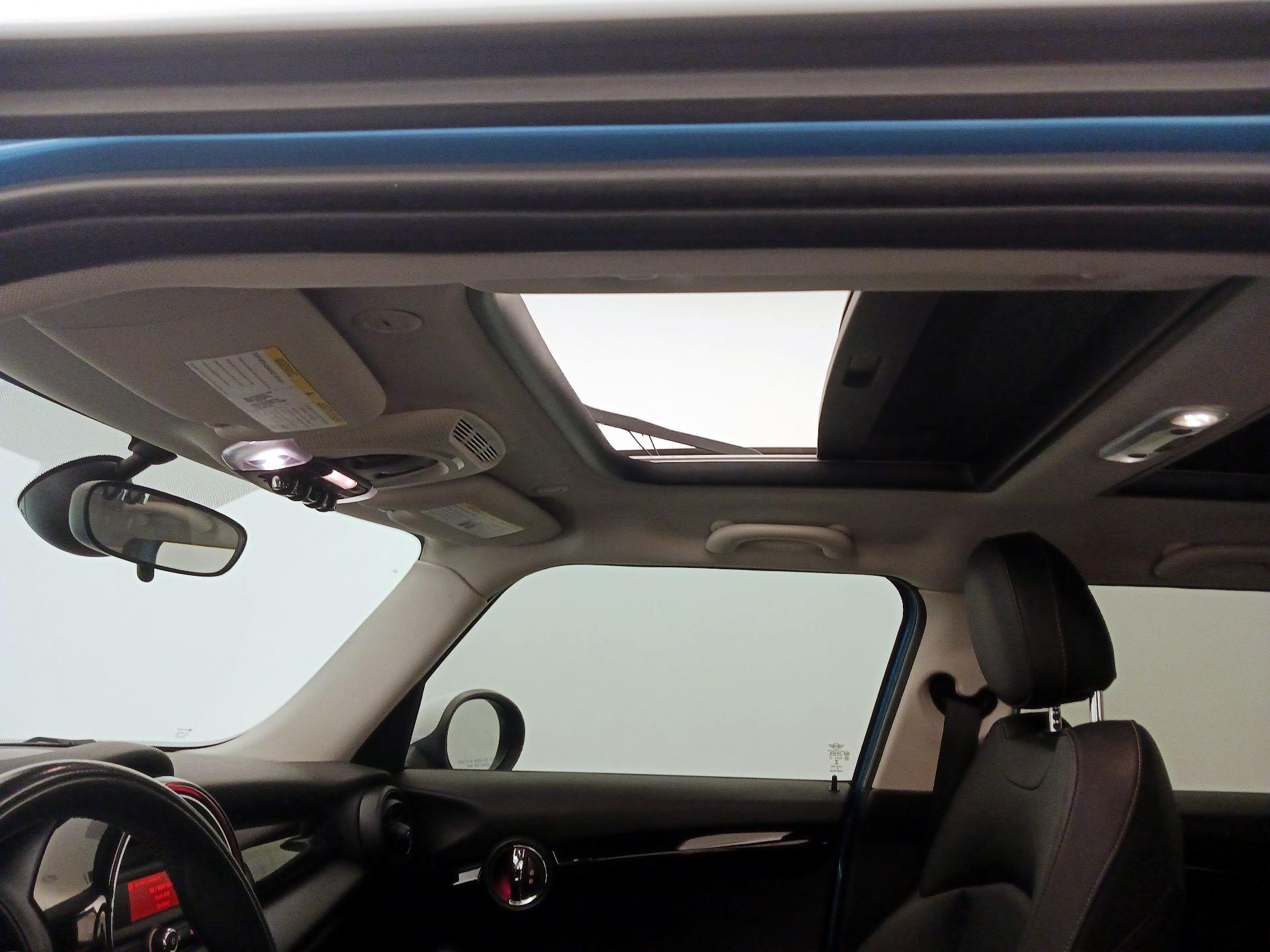 Thumbnail: 2016 MINI Cooper Hardtop - 18