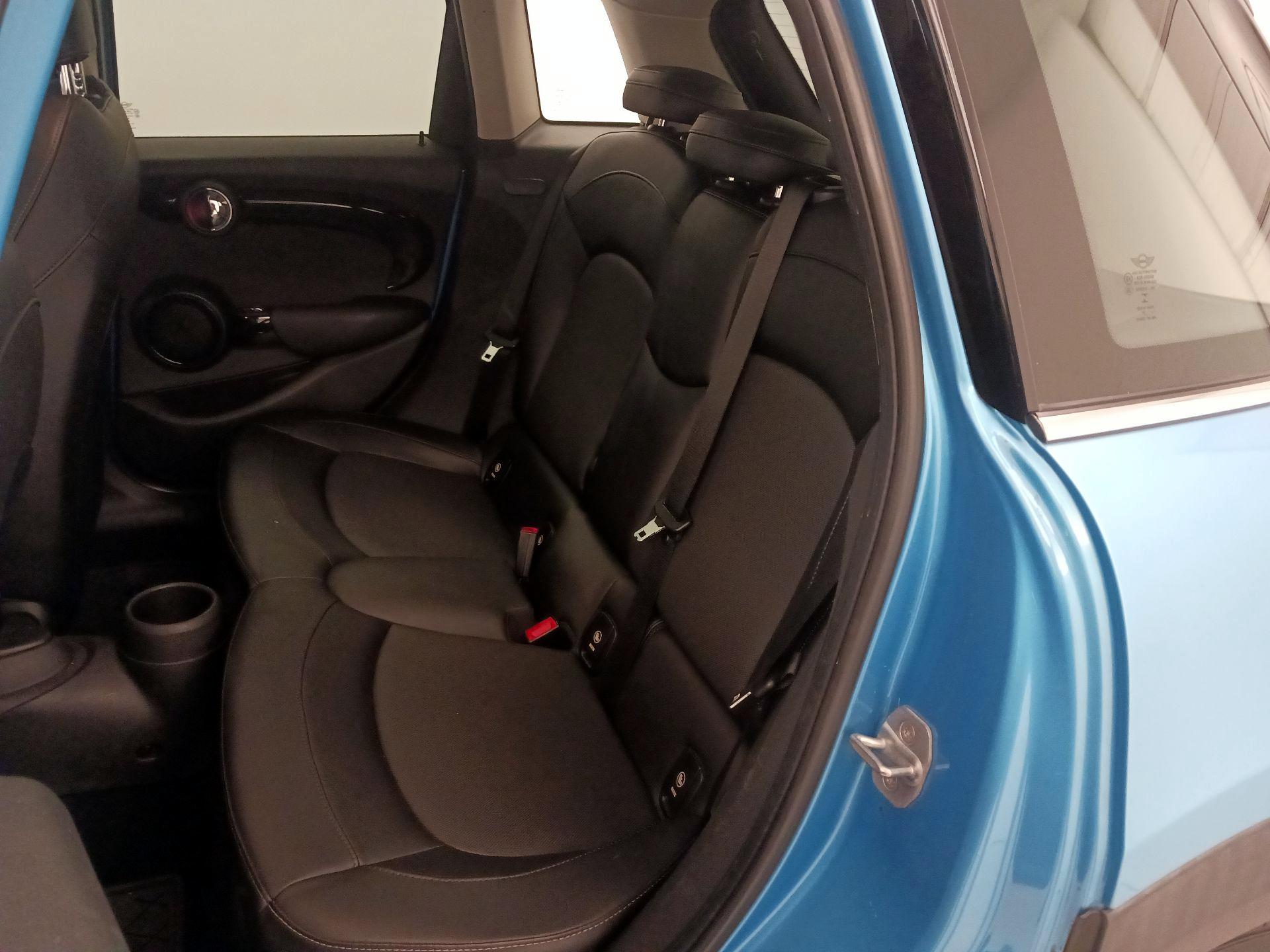 Thumbnail: 2016 MINI Cooper Hardtop - 19