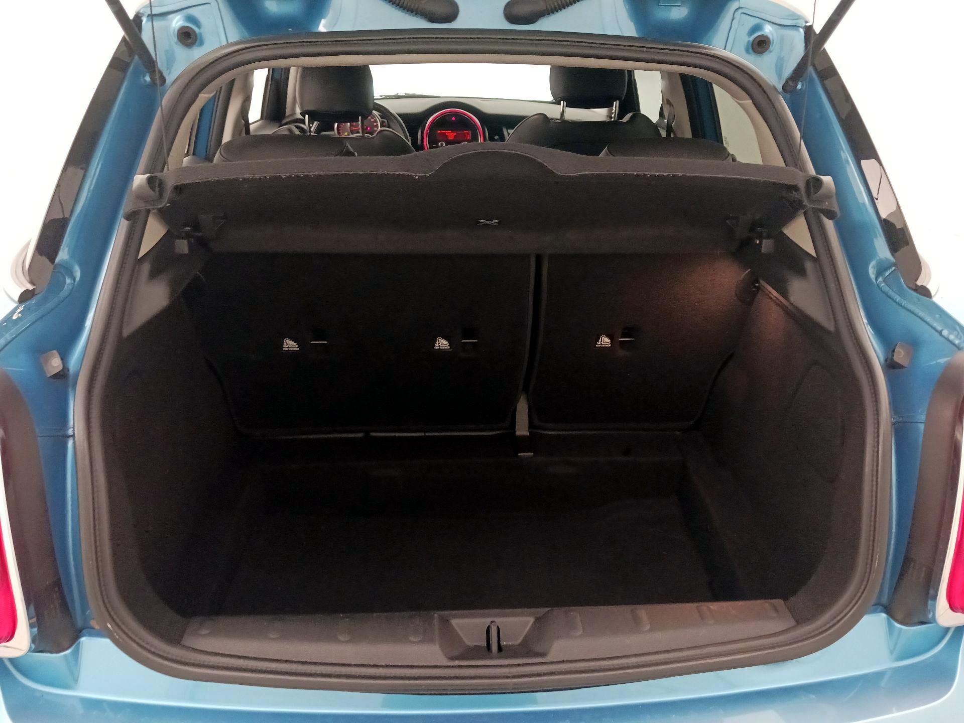 Thumbnail: 2016 MINI Cooper Hardtop - 20