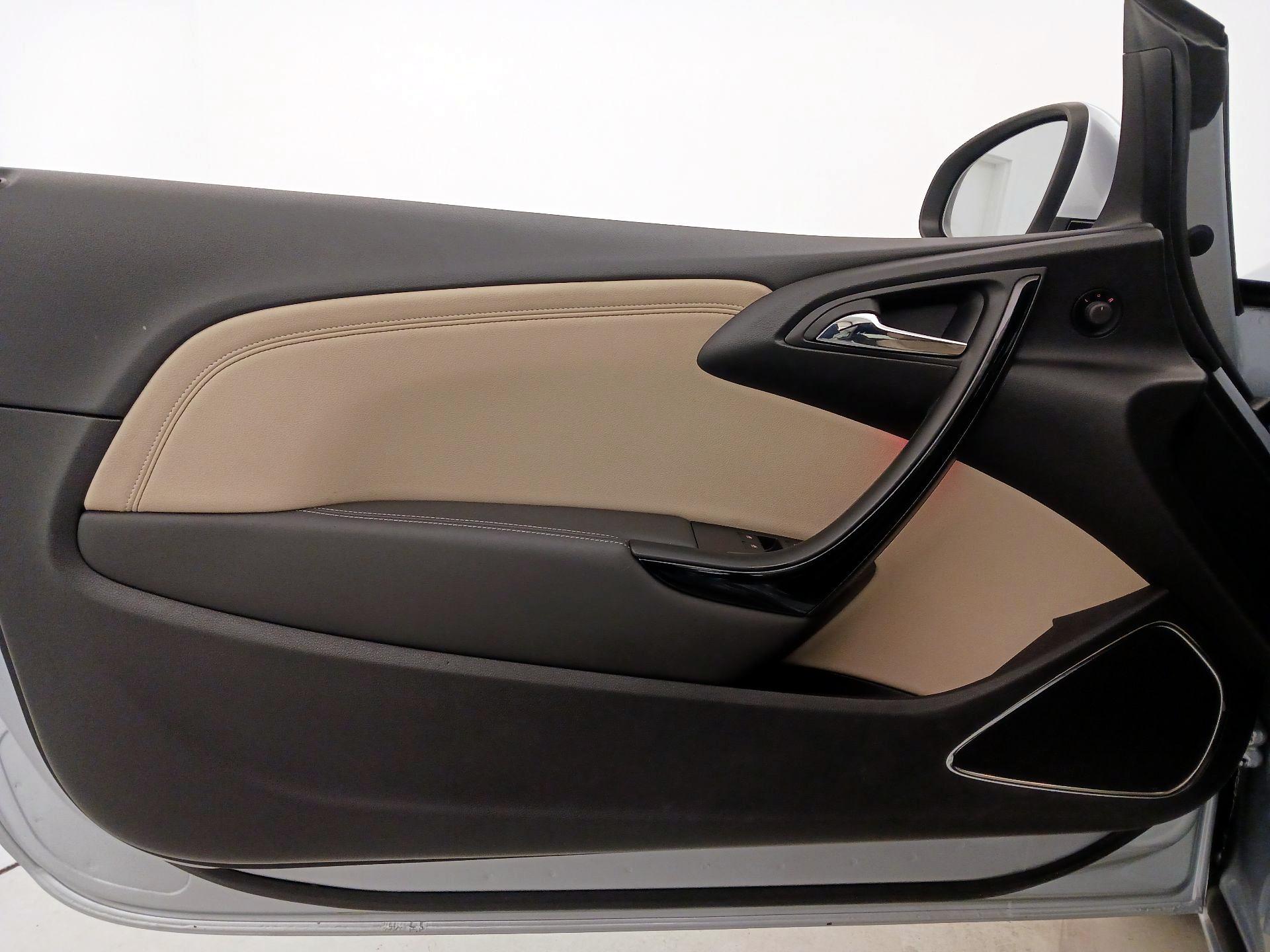 Thumbnail: 2016 Buick Cascada - 12