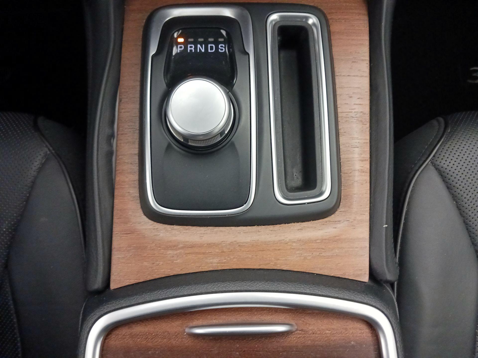 Thumbnail: 2015 Chrysler 300 - 18