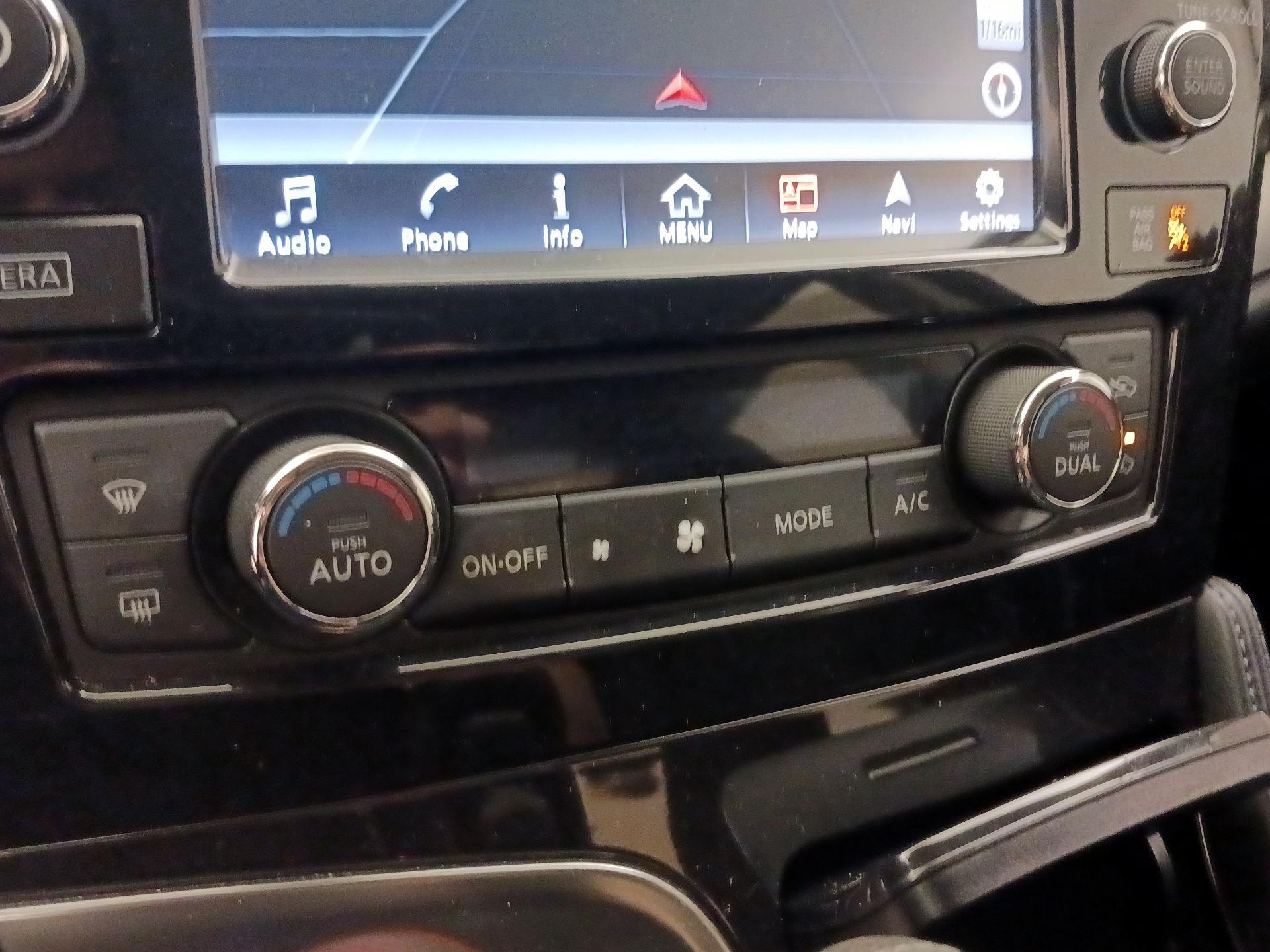 Thumbnail: 2016 Nissan Maxima - 17