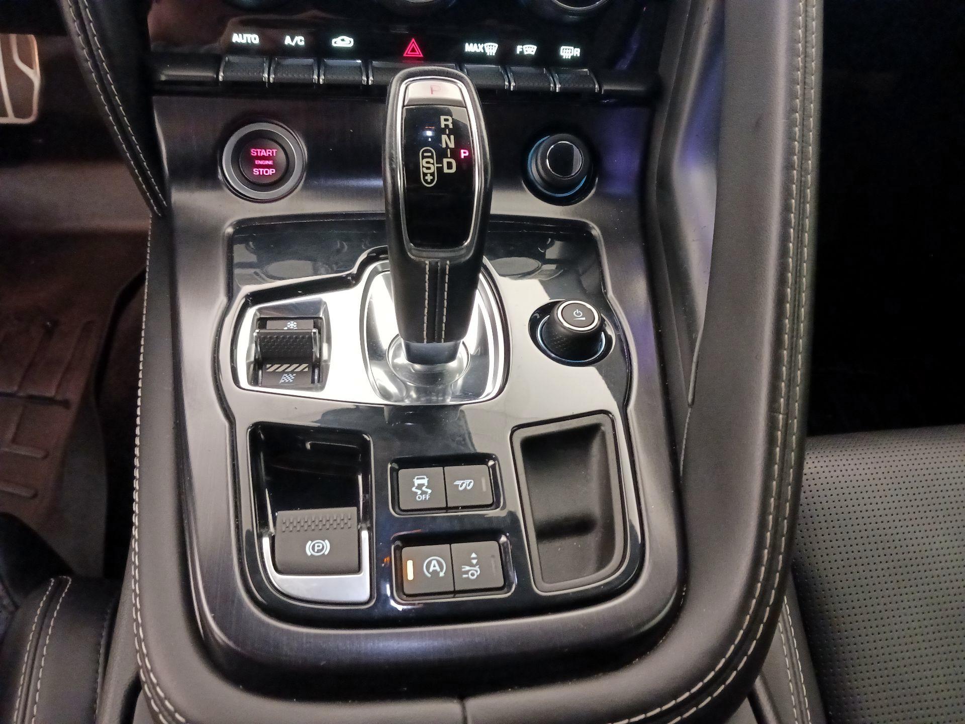 Thumbnail: 2018 Jaguar F-Type - 18