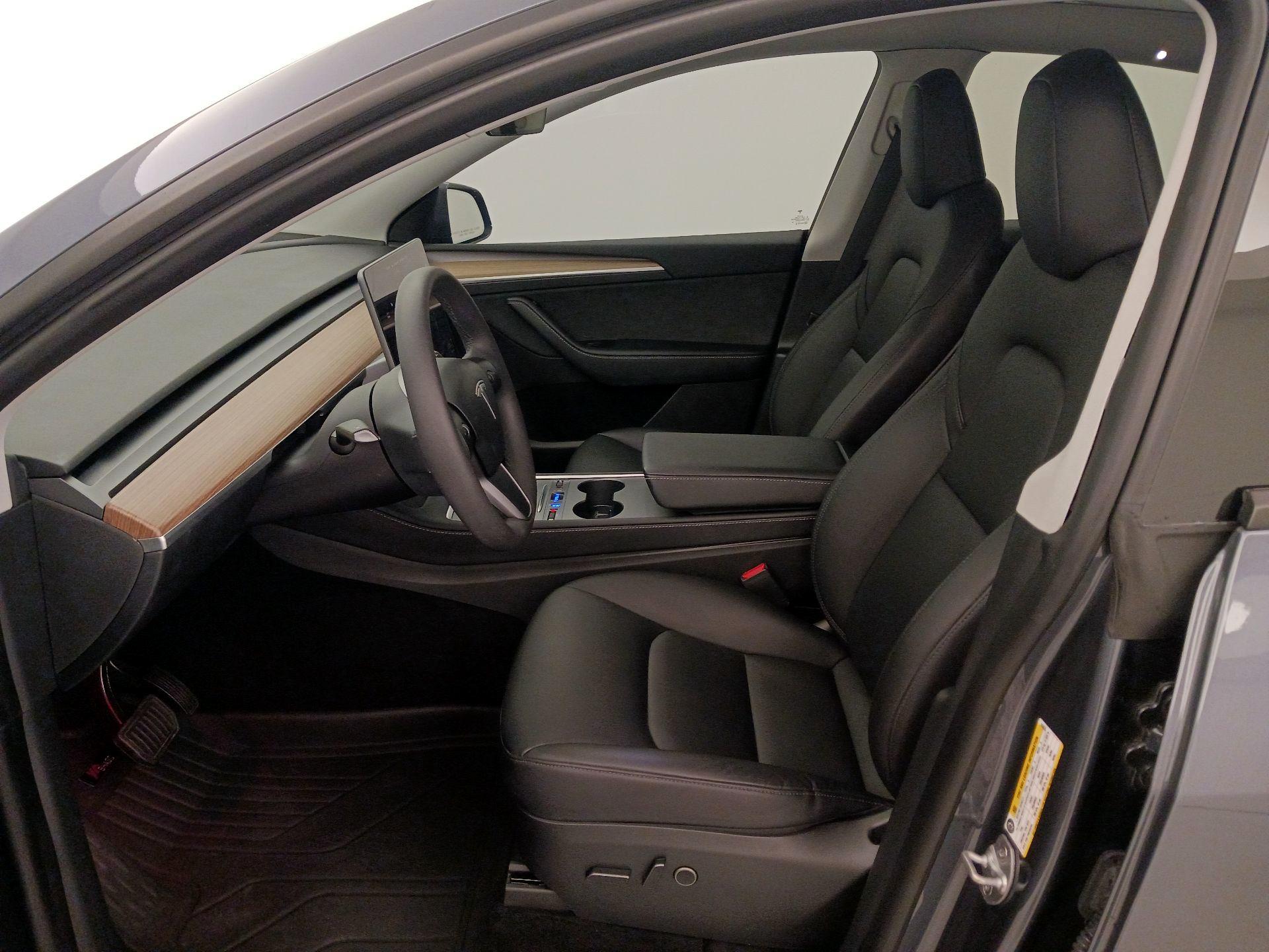 Thumbnail: 2023 Tesla Model Y - 11