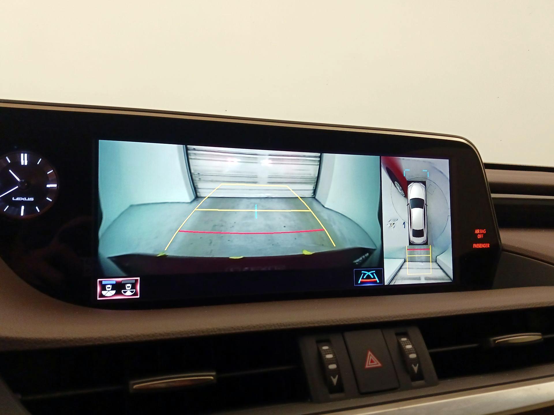 Thumbnail: 2019 Lexus ES - 15