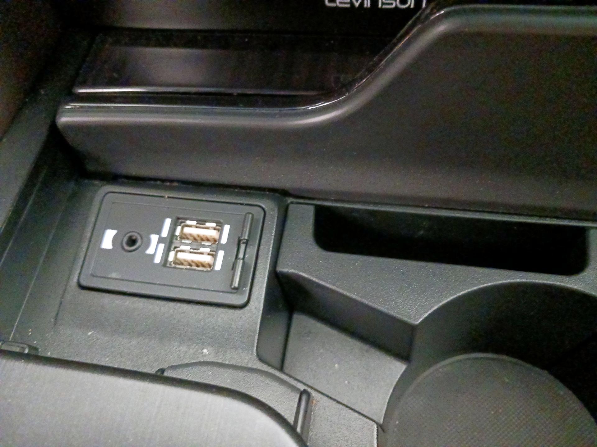 Thumbnail: 2019 Lexus ES - 19