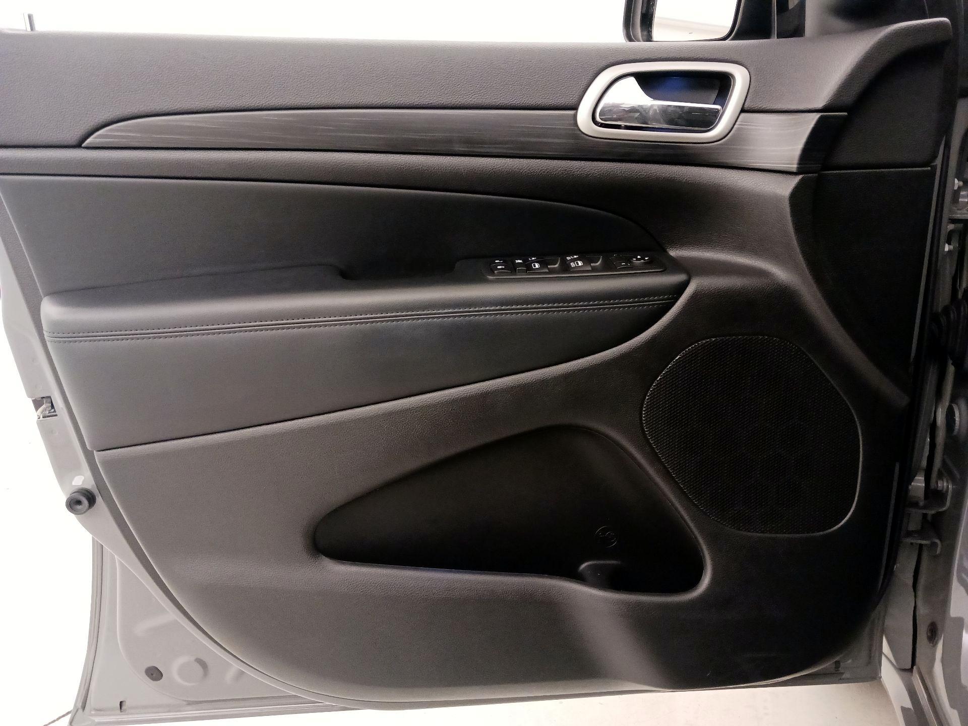 Thumbnail: 2020 Jeep Grand Cherokee - 12