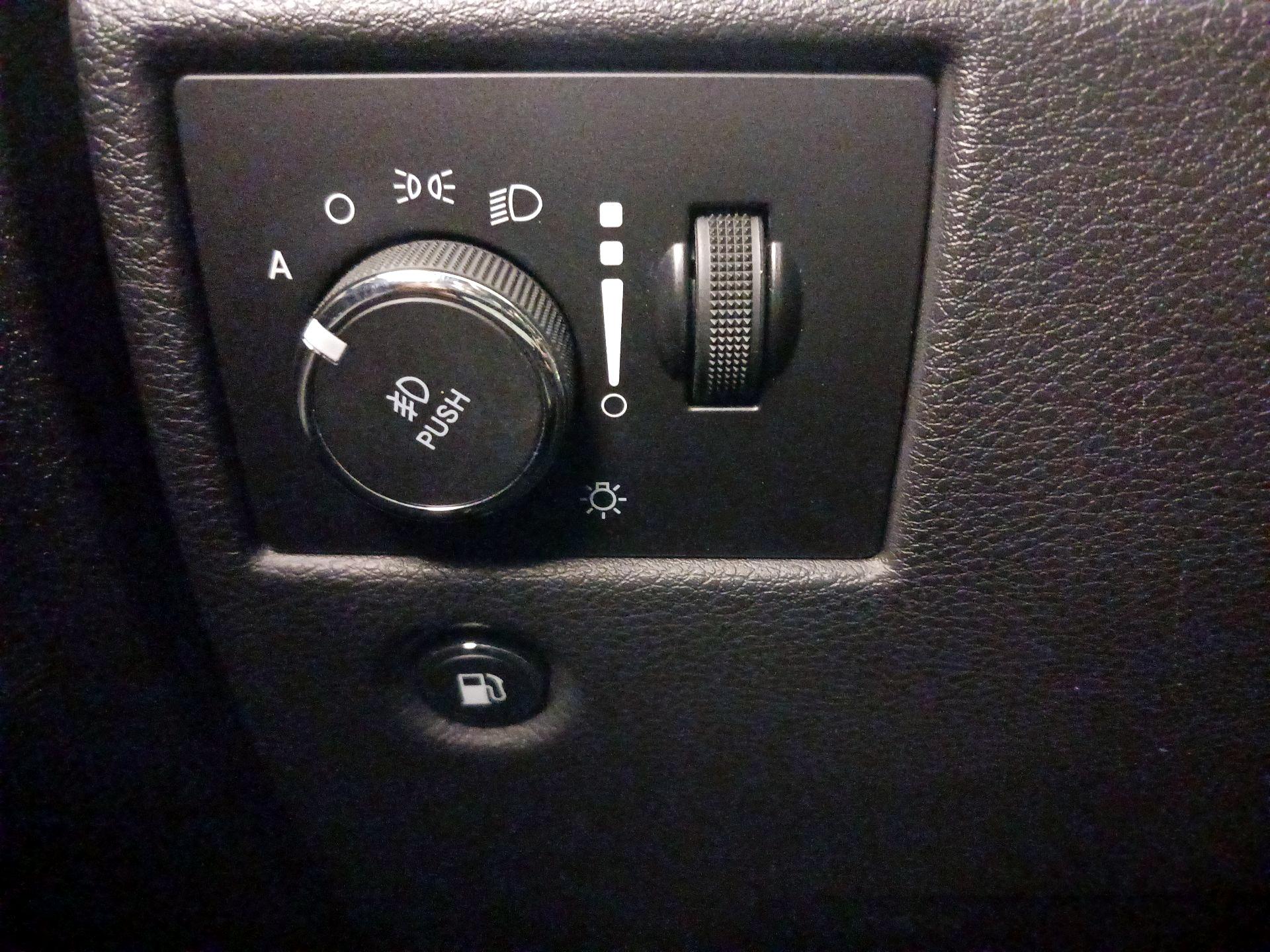 Thumbnail: 2020 Jeep Grand Cherokee - 13