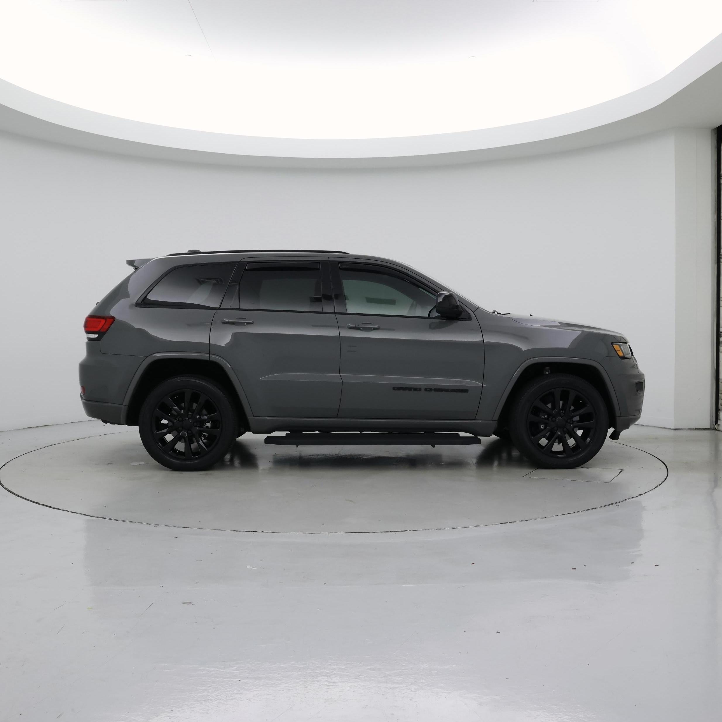 Thumbnail: 2020 Jeep Grand Cherokee - 7