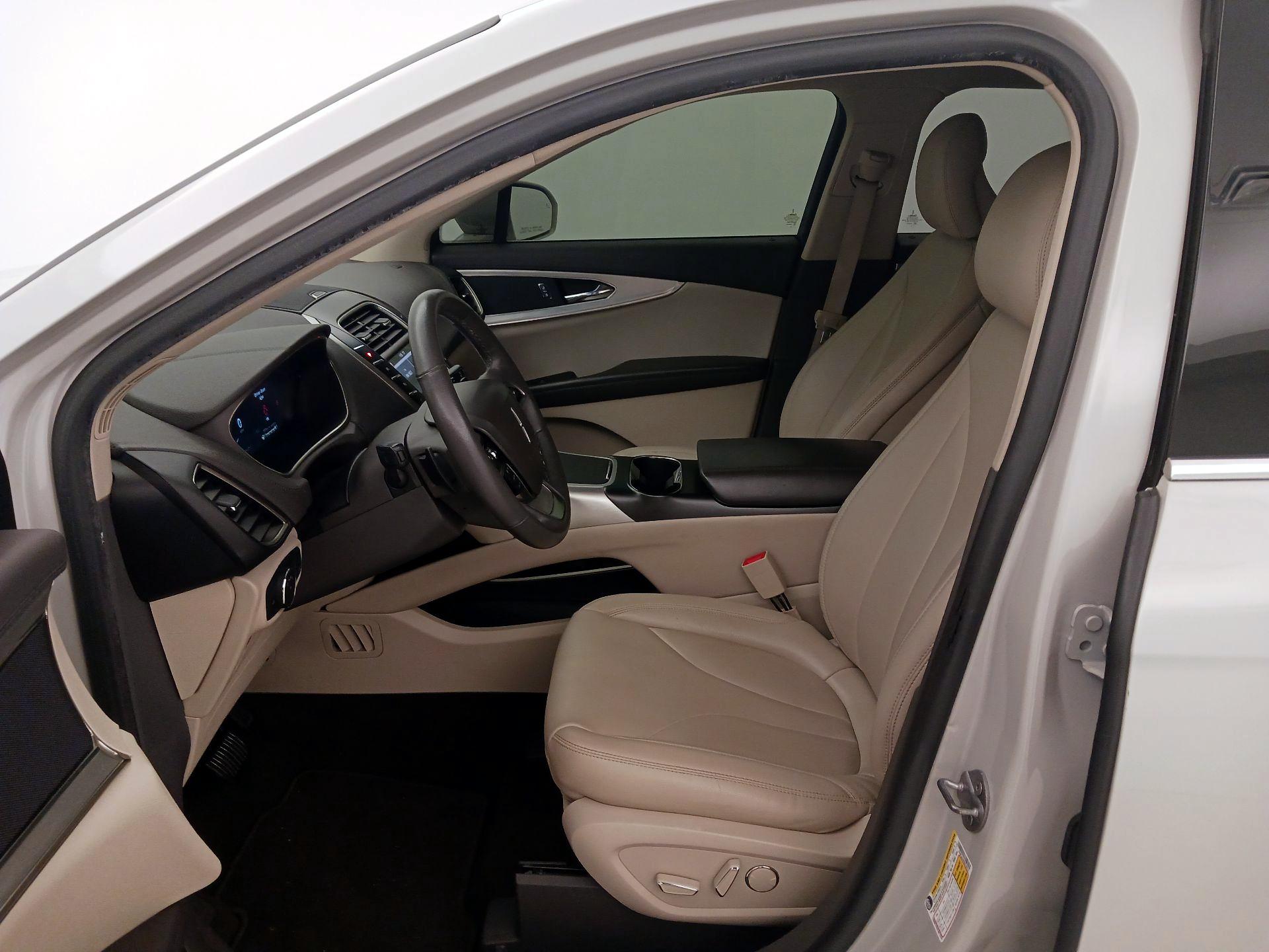 Thumbnail: 2019 Lincoln Nautilus - 11