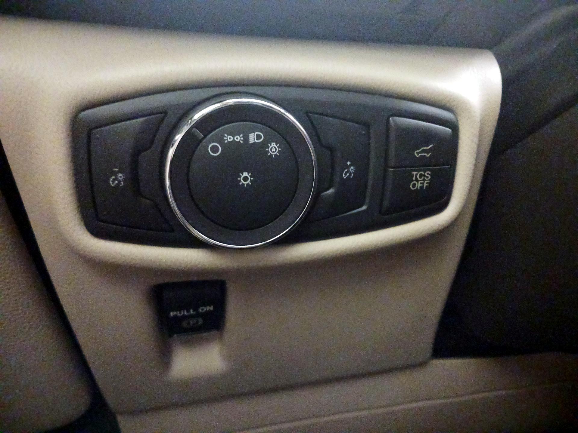 Thumbnail: 2019 Lincoln Nautilus - 13