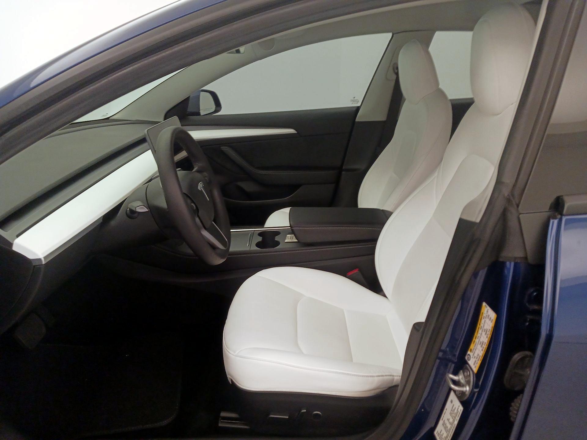 Thumbnail: 2022 Tesla Model 3 - 11