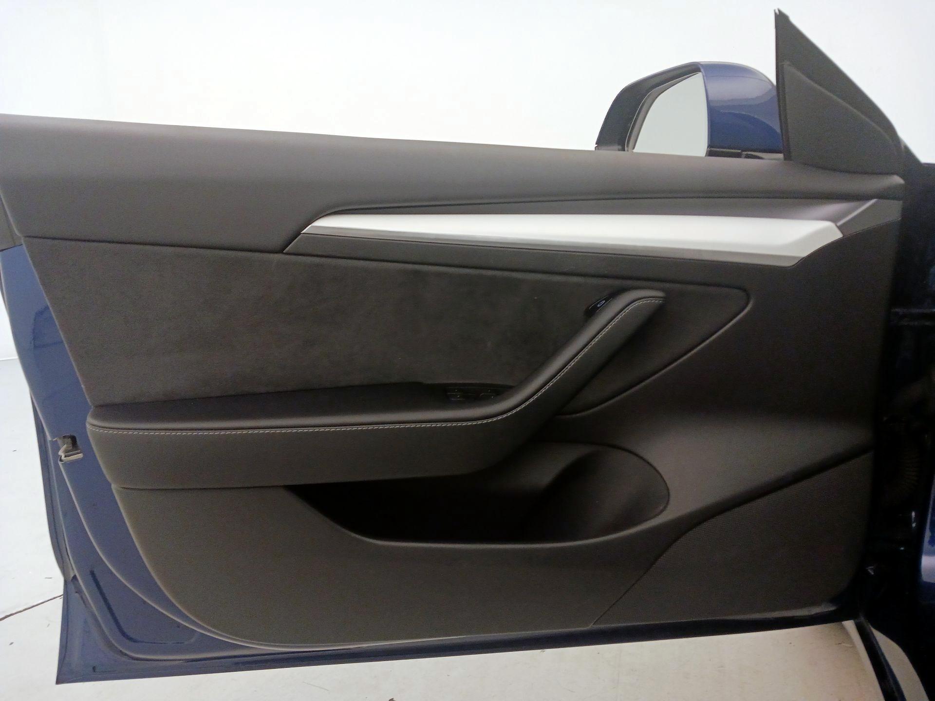 Thumbnail: 2022 Tesla Model 3 - 12