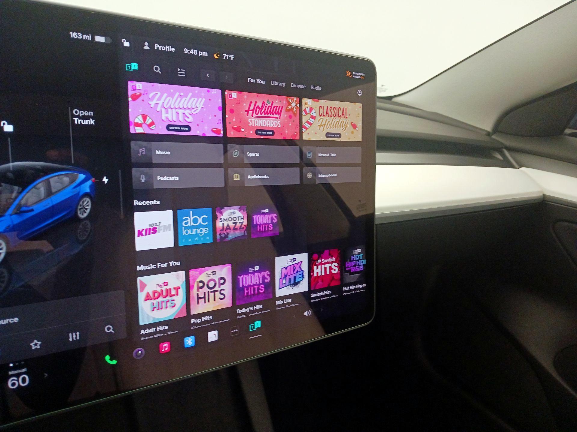 Thumbnail: 2022 Tesla Model 3 - 15