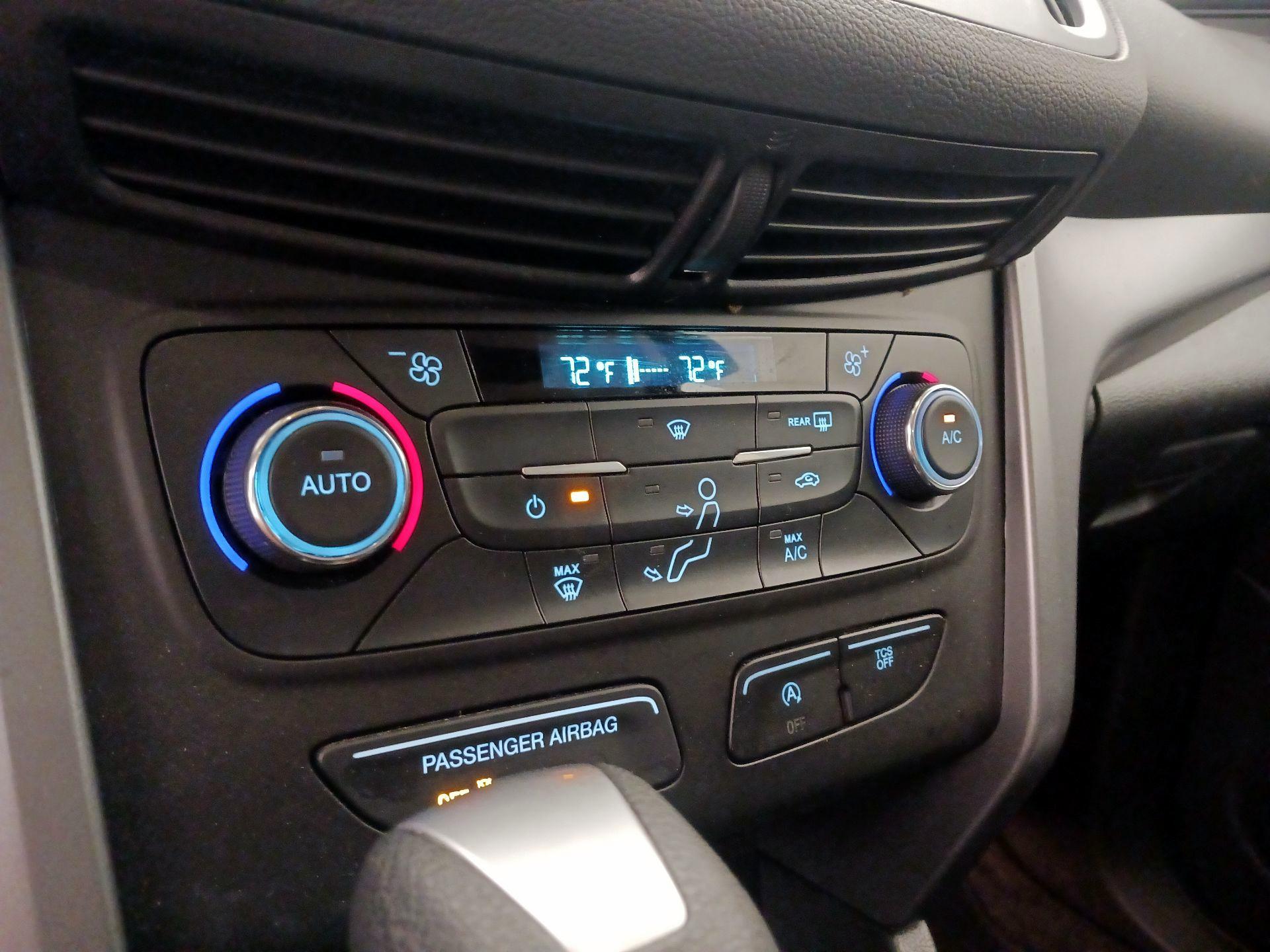 Thumbnail: 2017 Ford Escape - 16