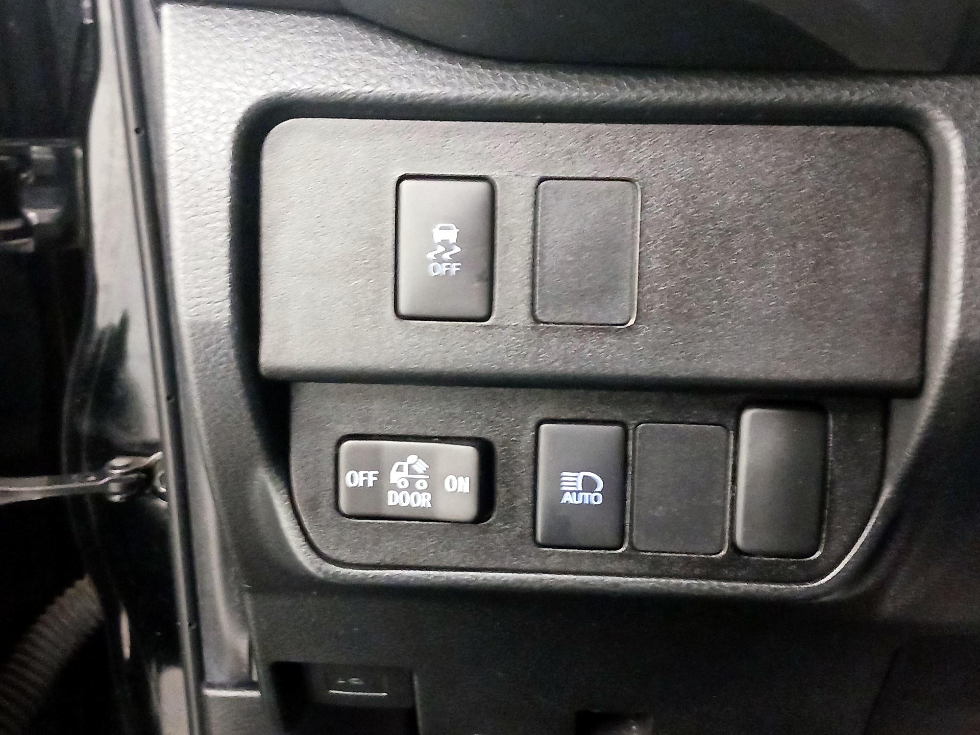 Thumbnail: 2022 Toyota Tacoma - 13