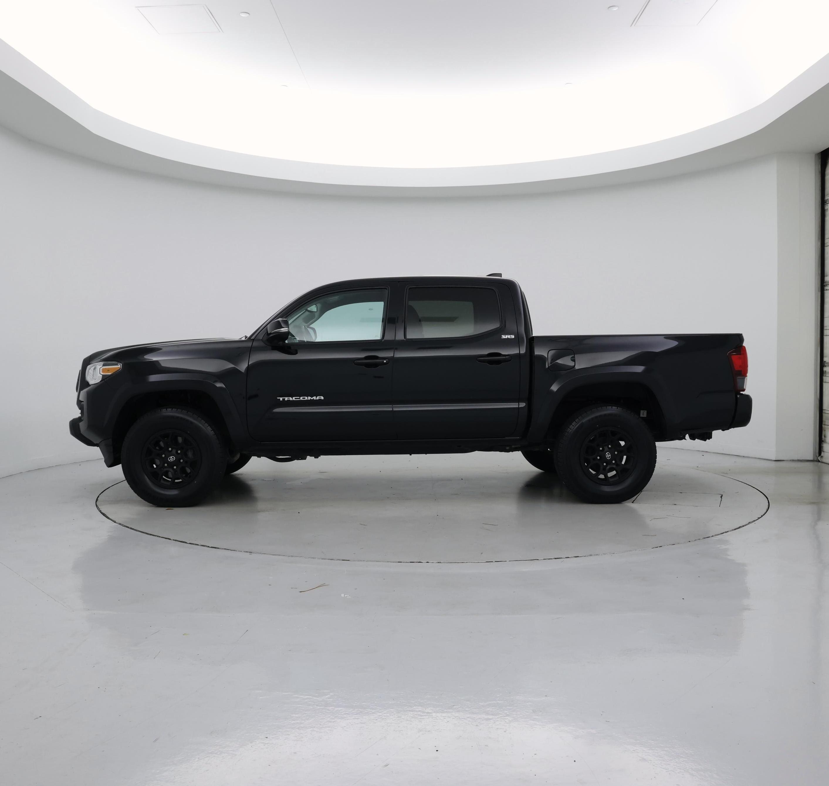 Thumbnail: 2022 Toyota Tacoma - 3