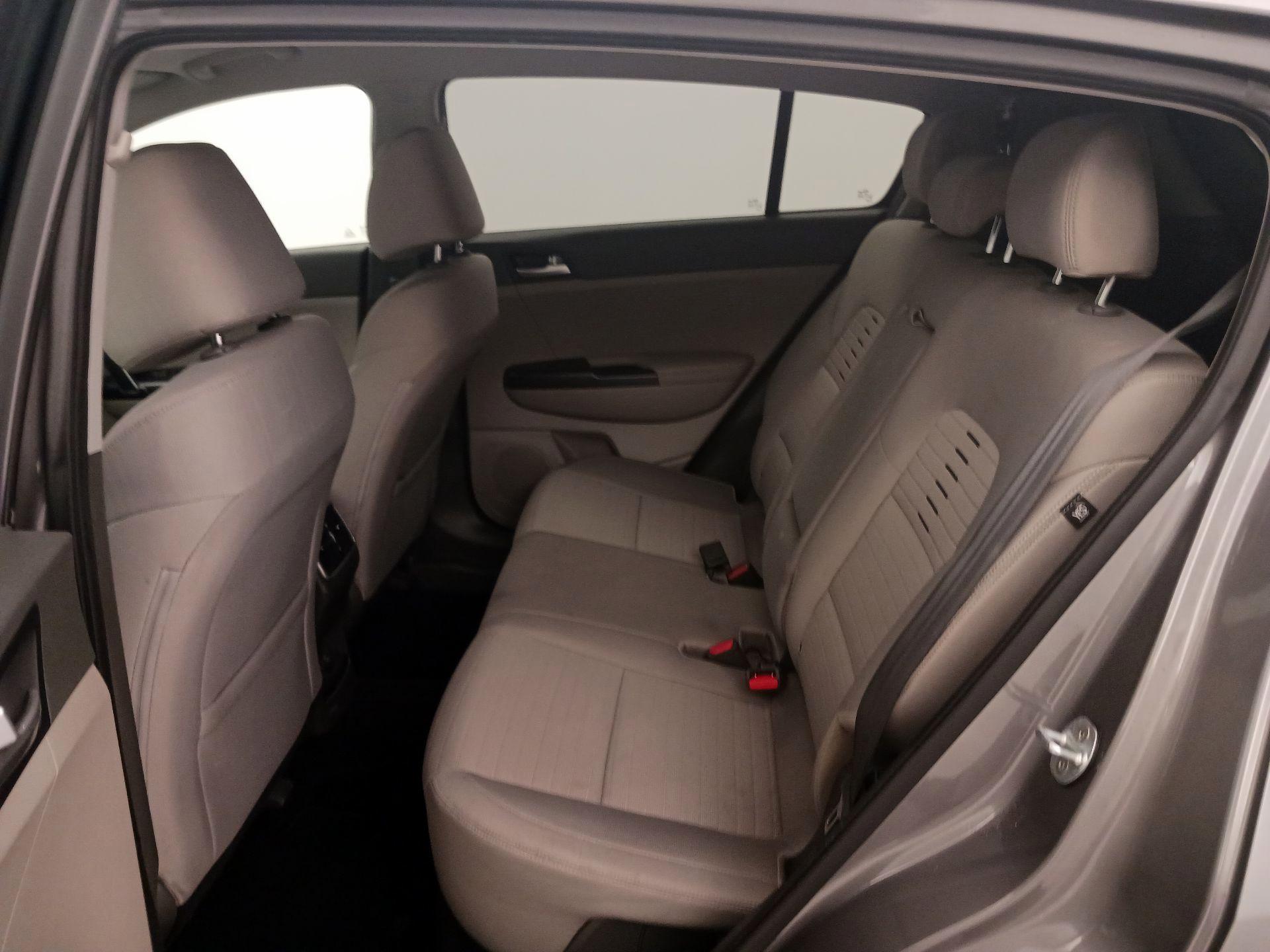 Thumbnail: 2017 Kia Sportage - 19