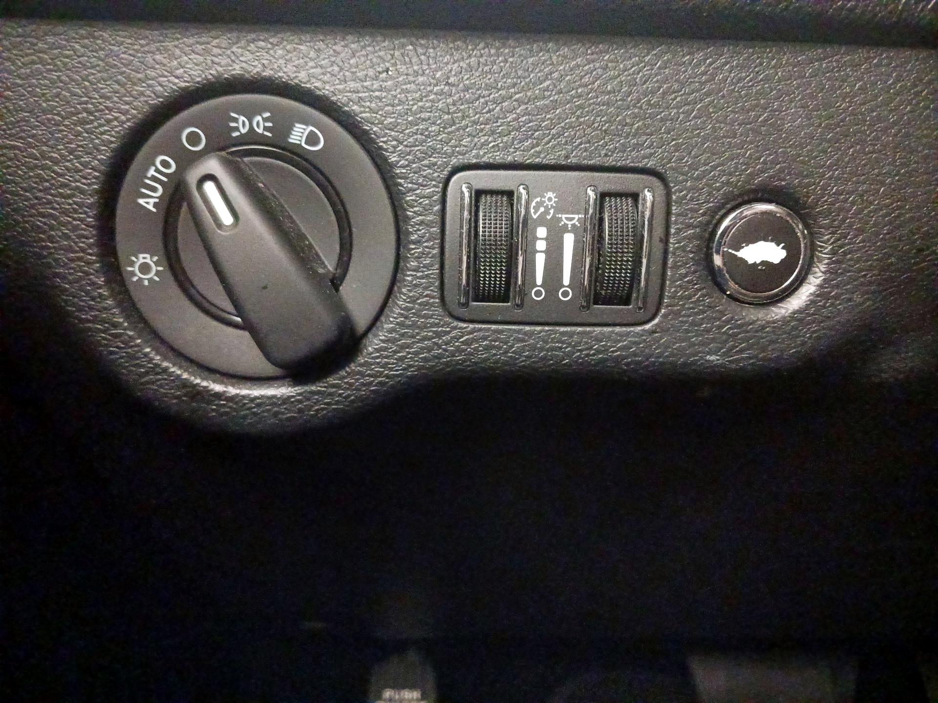 Thumbnail: 2018 Dodge Challenger - 13