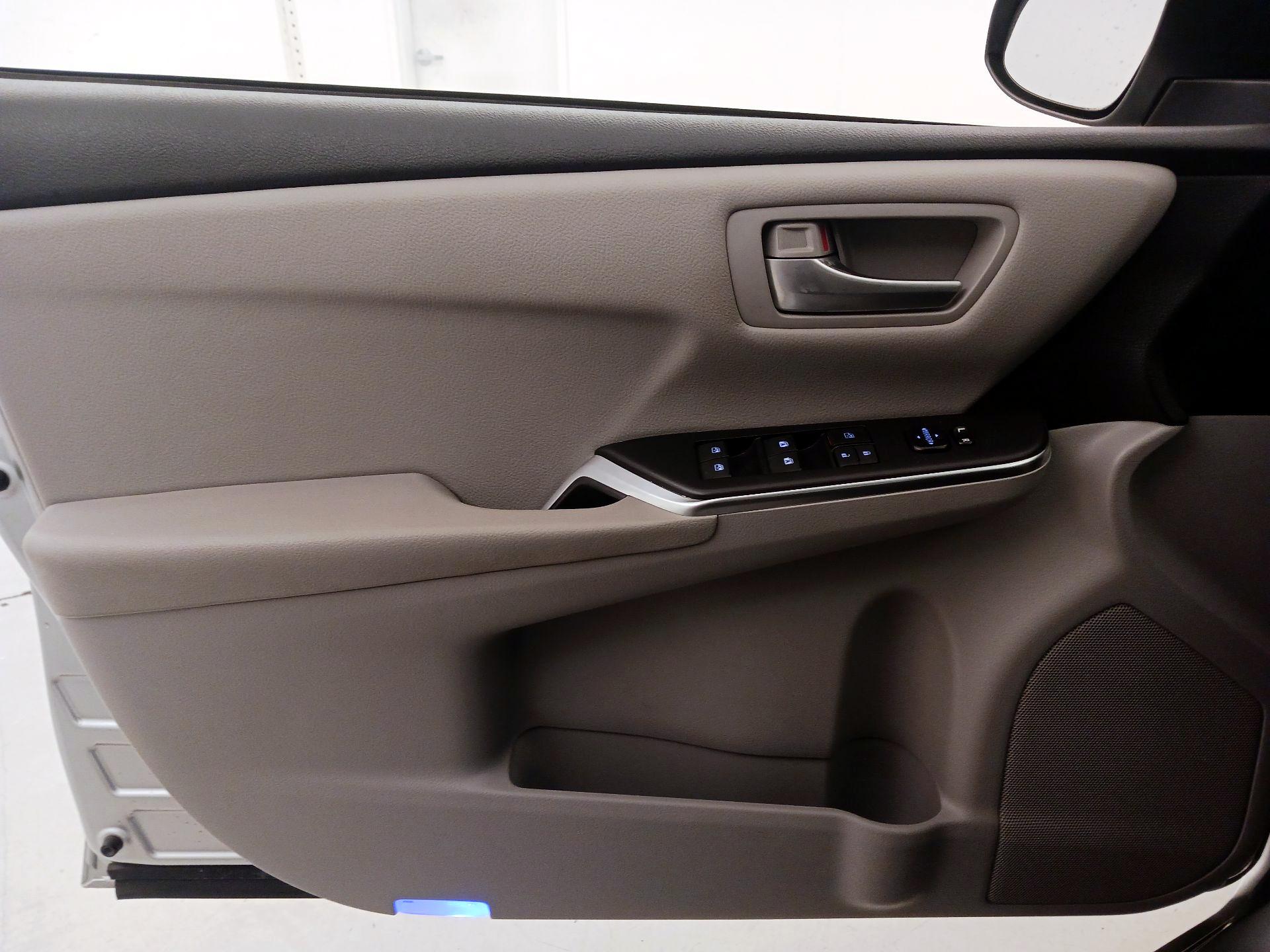 Thumbnail: 2017 Toyota Camry - 12