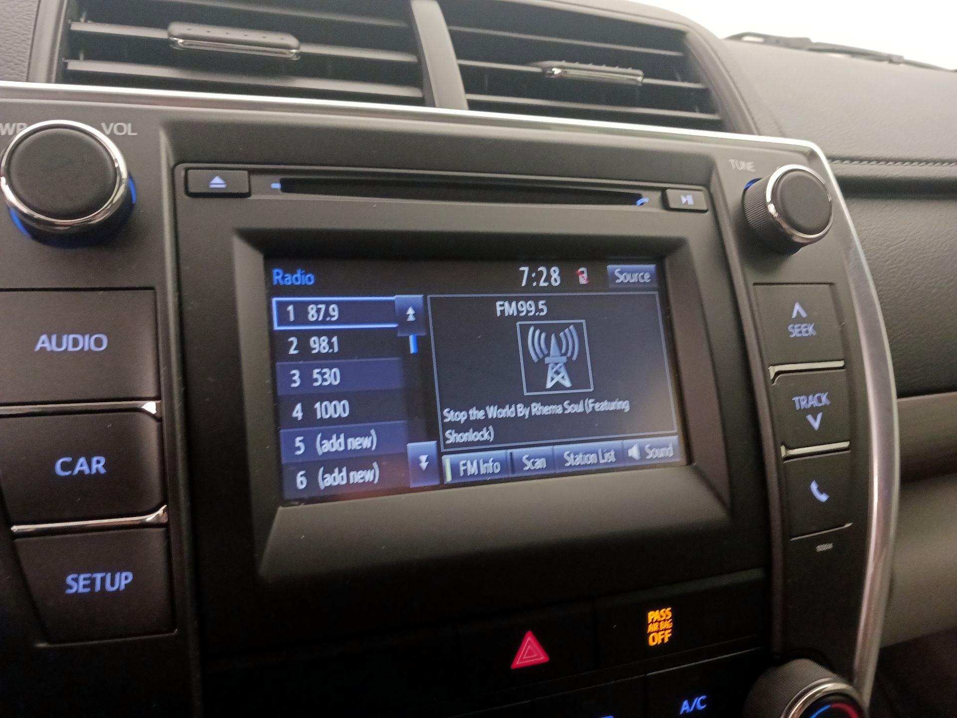 Thumbnail: 2017 Toyota Camry - 15