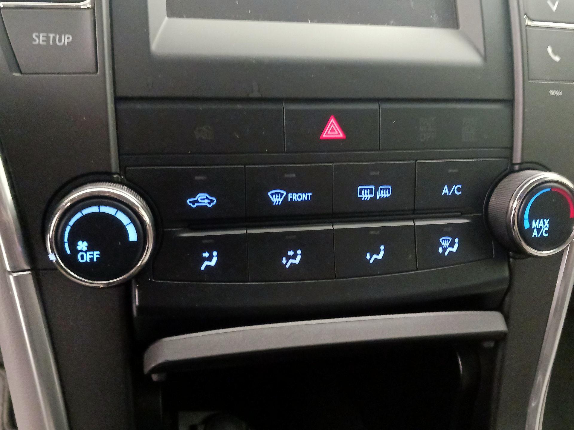 Thumbnail: 2017 Toyota Camry - 16