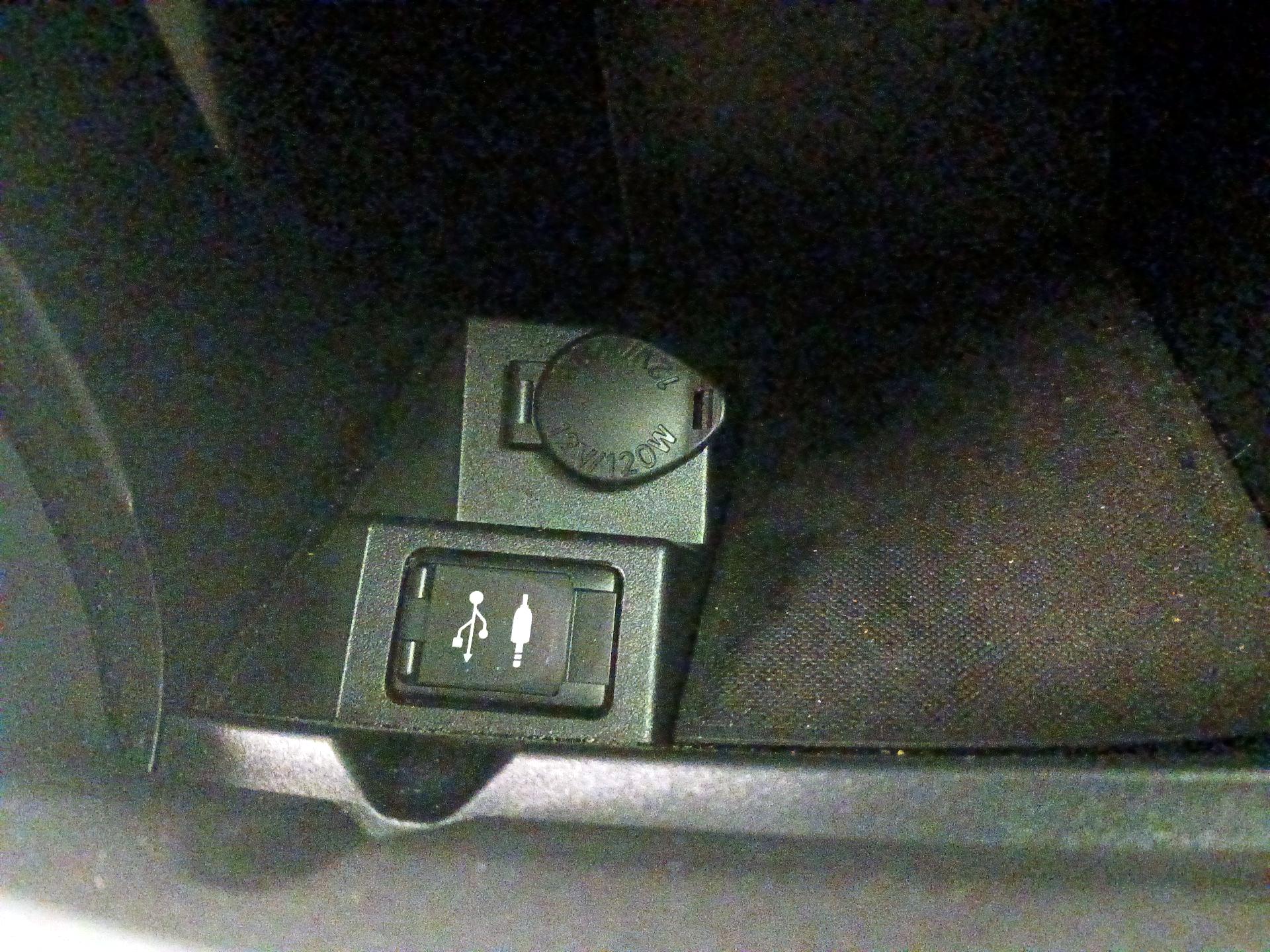 Thumbnail: 2017 Toyota Camry - 18