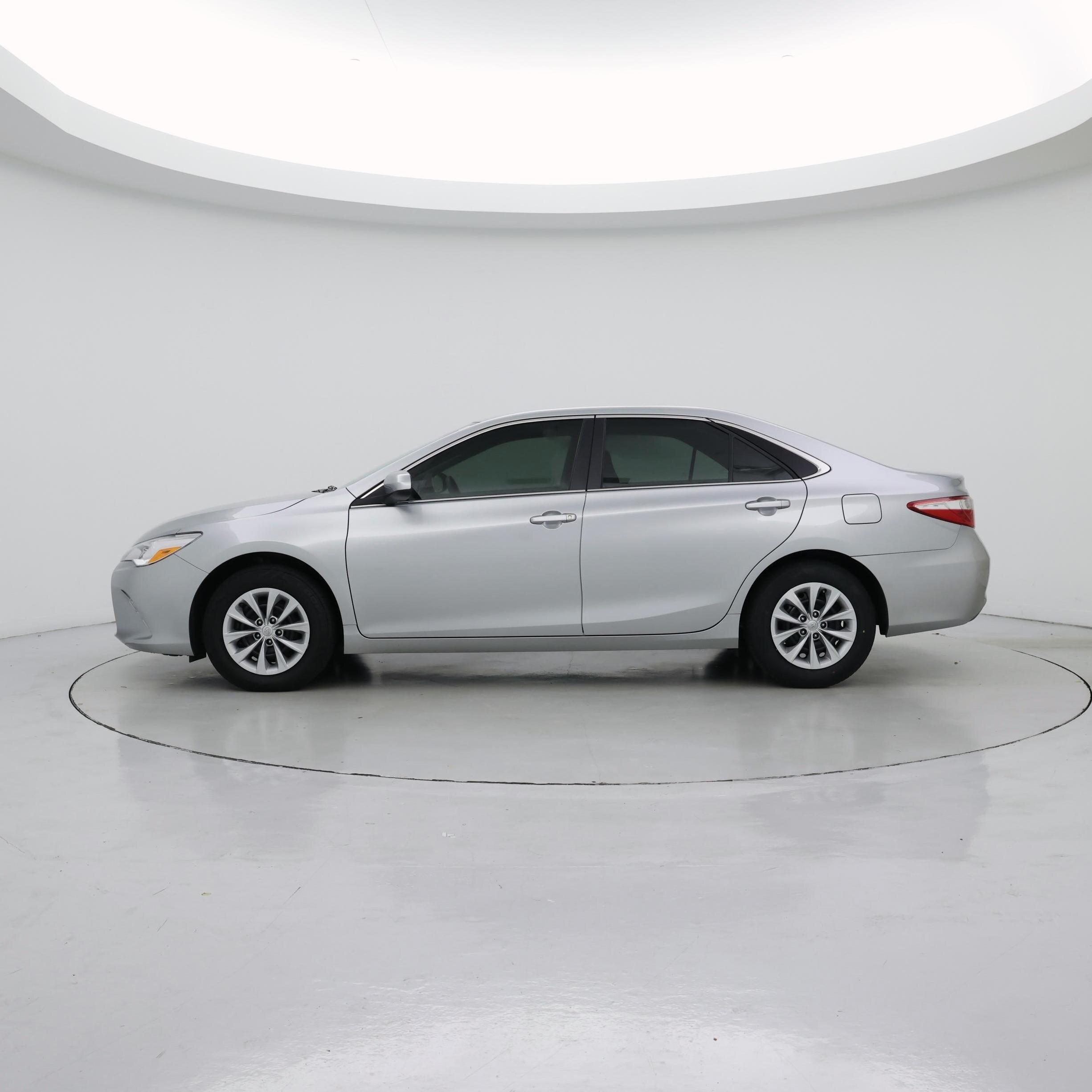 Thumbnail: 2017 Toyota Camry - 3