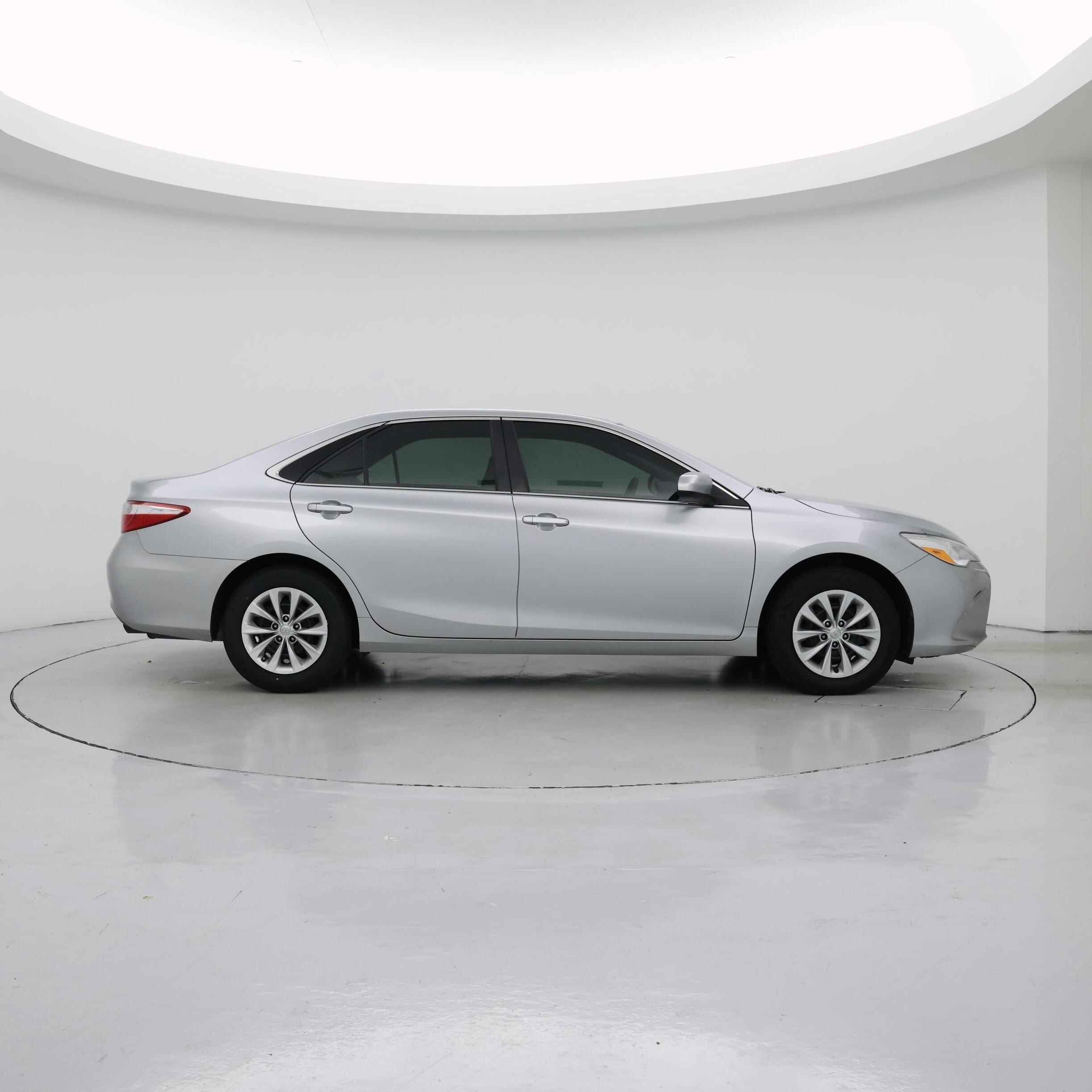 Thumbnail: 2017 Toyota Camry - 7