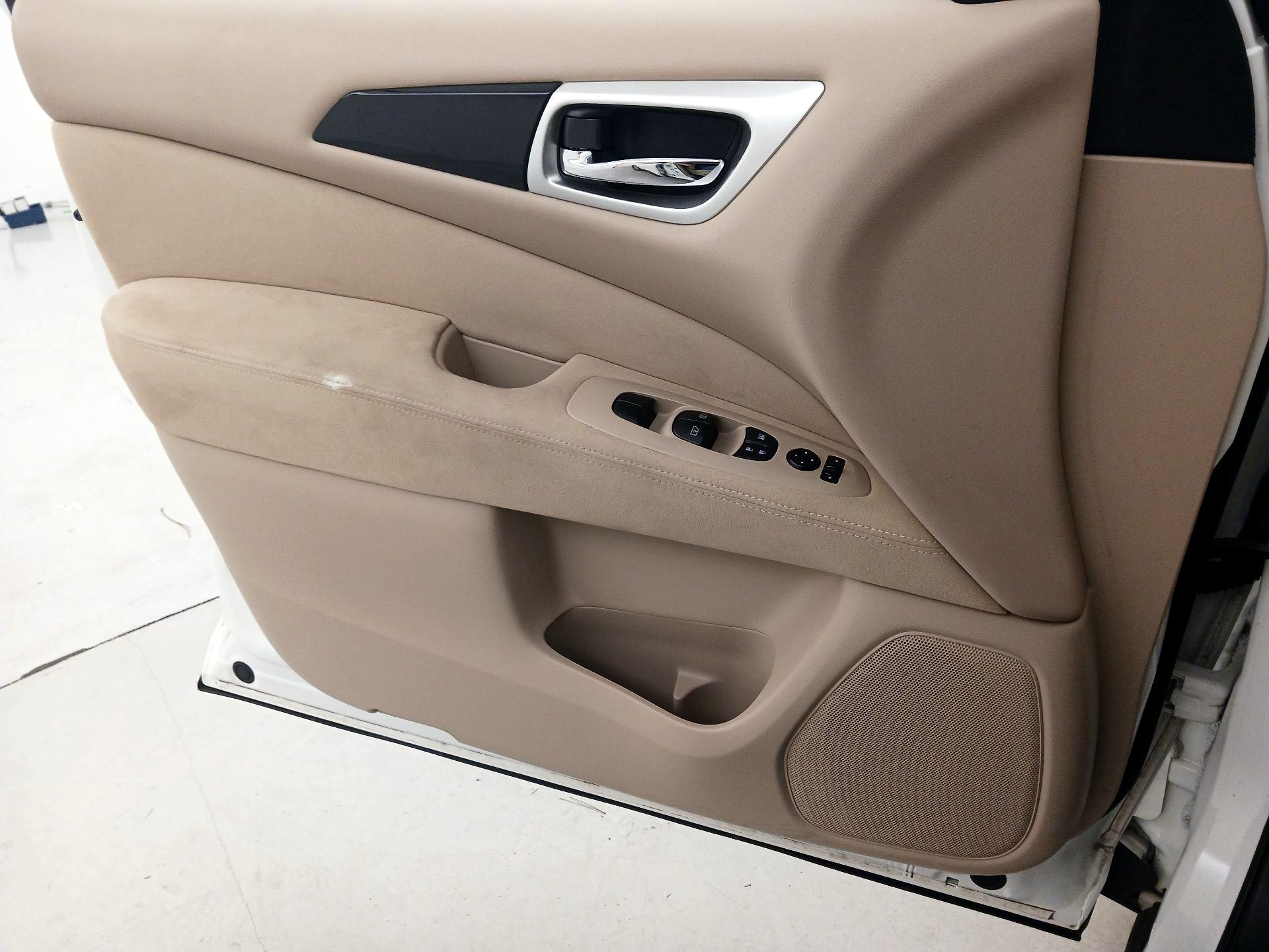 Thumbnail: 2016 Nissan Pathfinder - 12