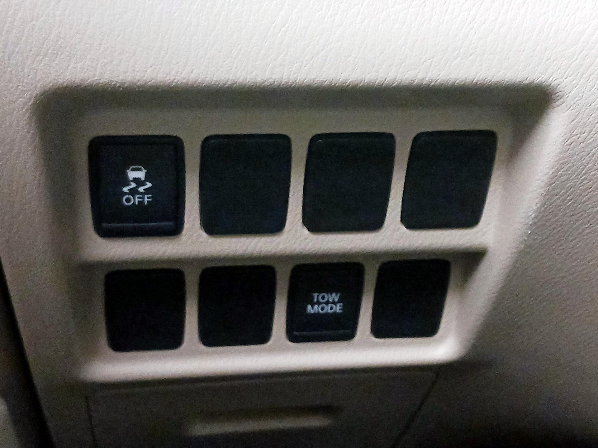 Thumbnail: 2016 Nissan Pathfinder - 13