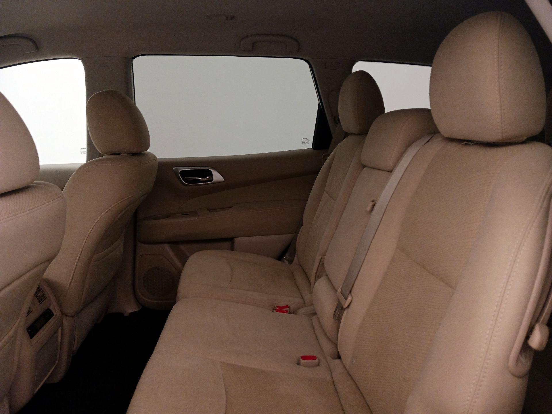 Thumbnail: 2016 Nissan Pathfinder - 19