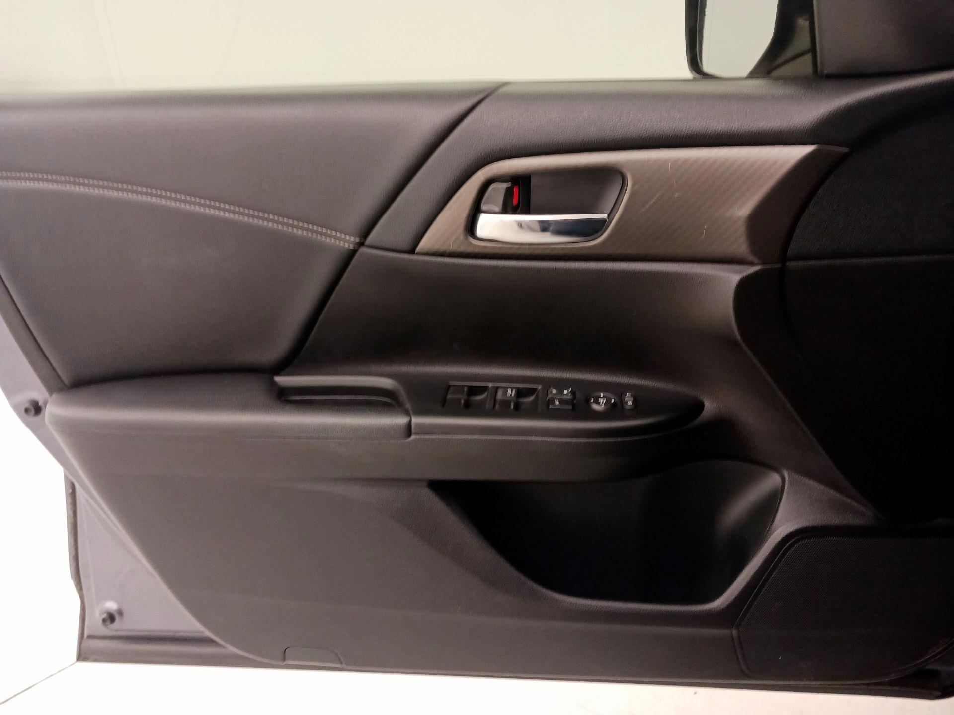 Thumbnail: 2016 Honda Accord - 12