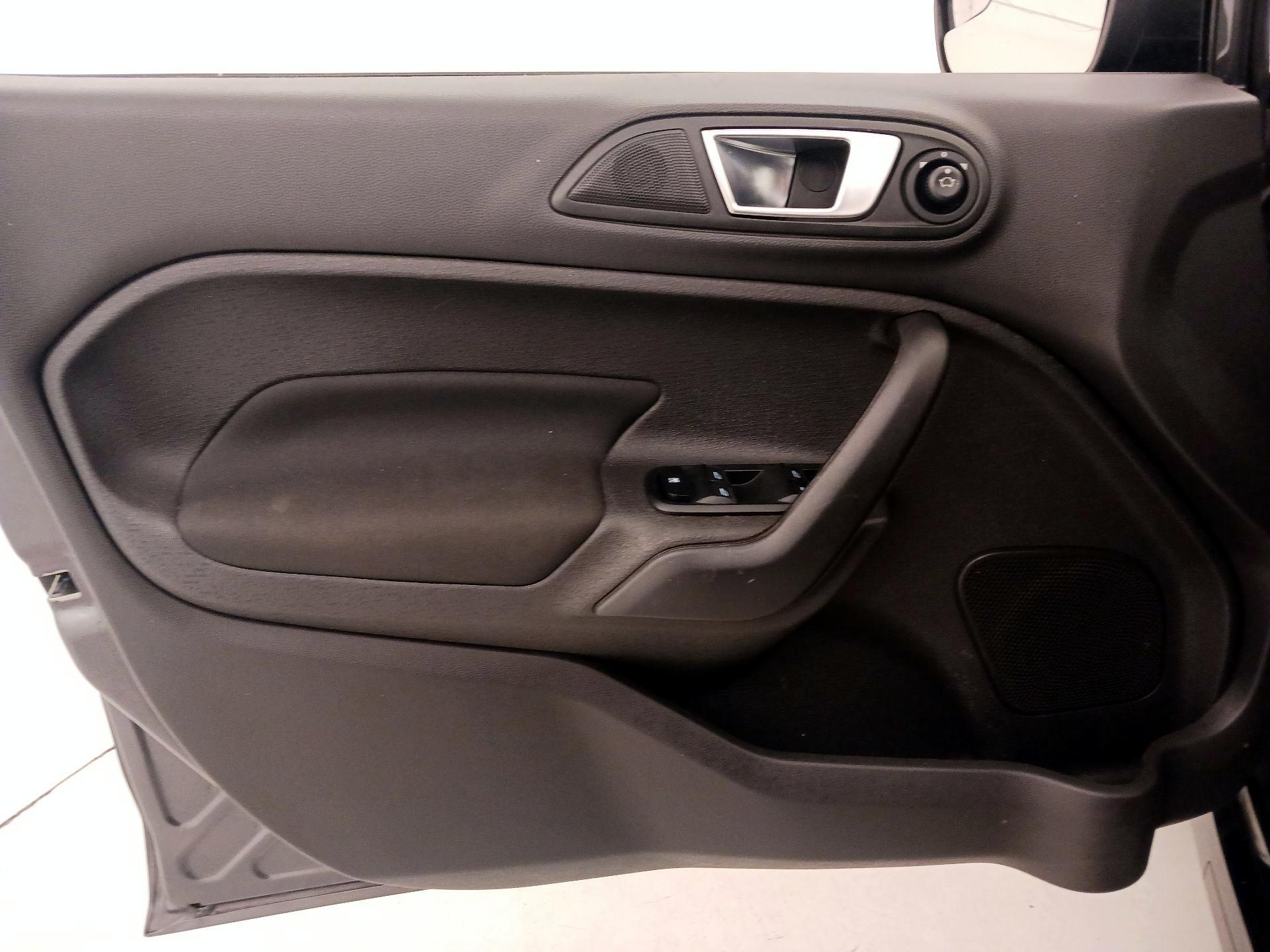 Thumbnail: 2018 Ford Fiesta - 12